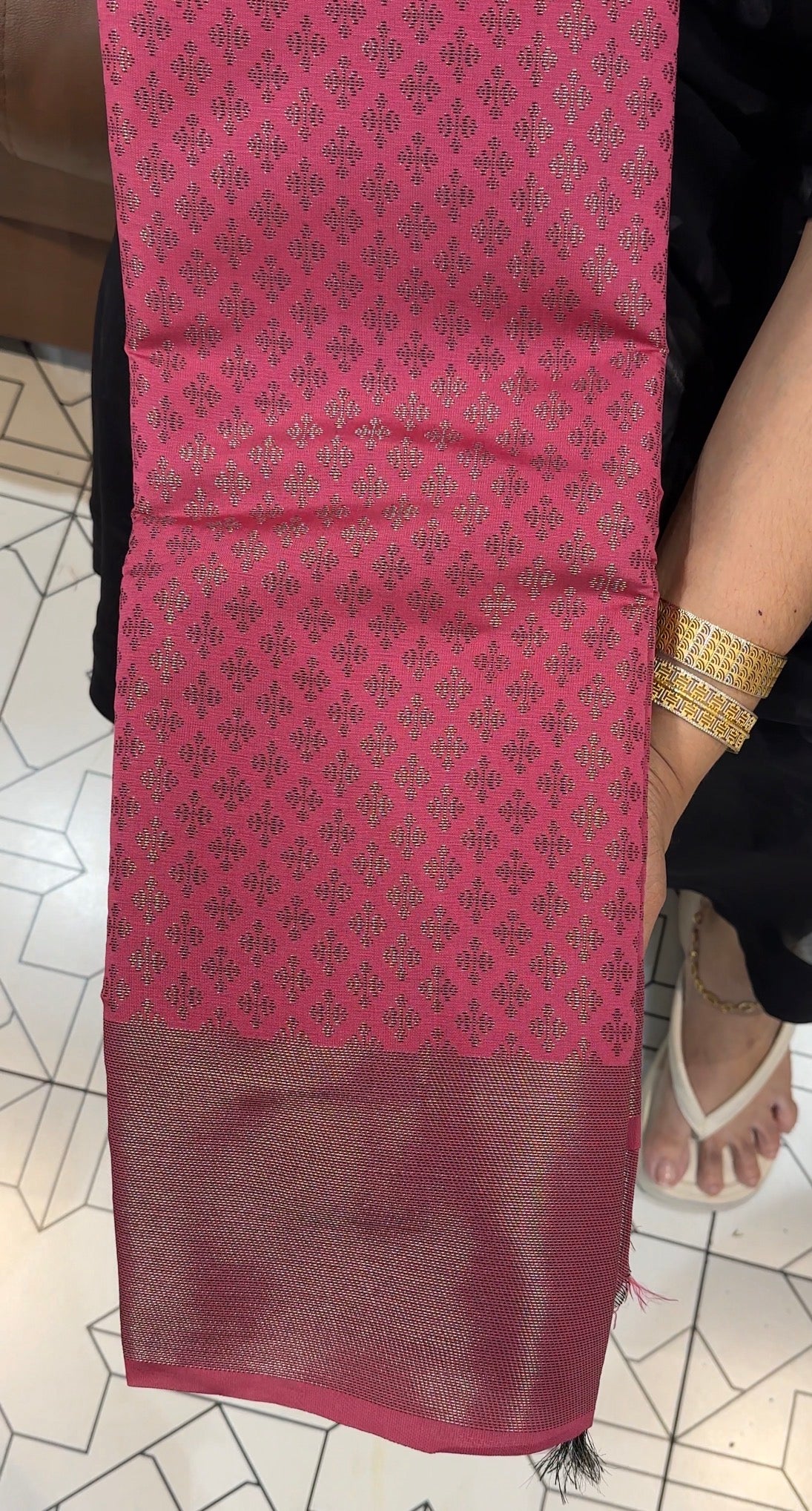 OFFER SALES SAREES - IHA 34974