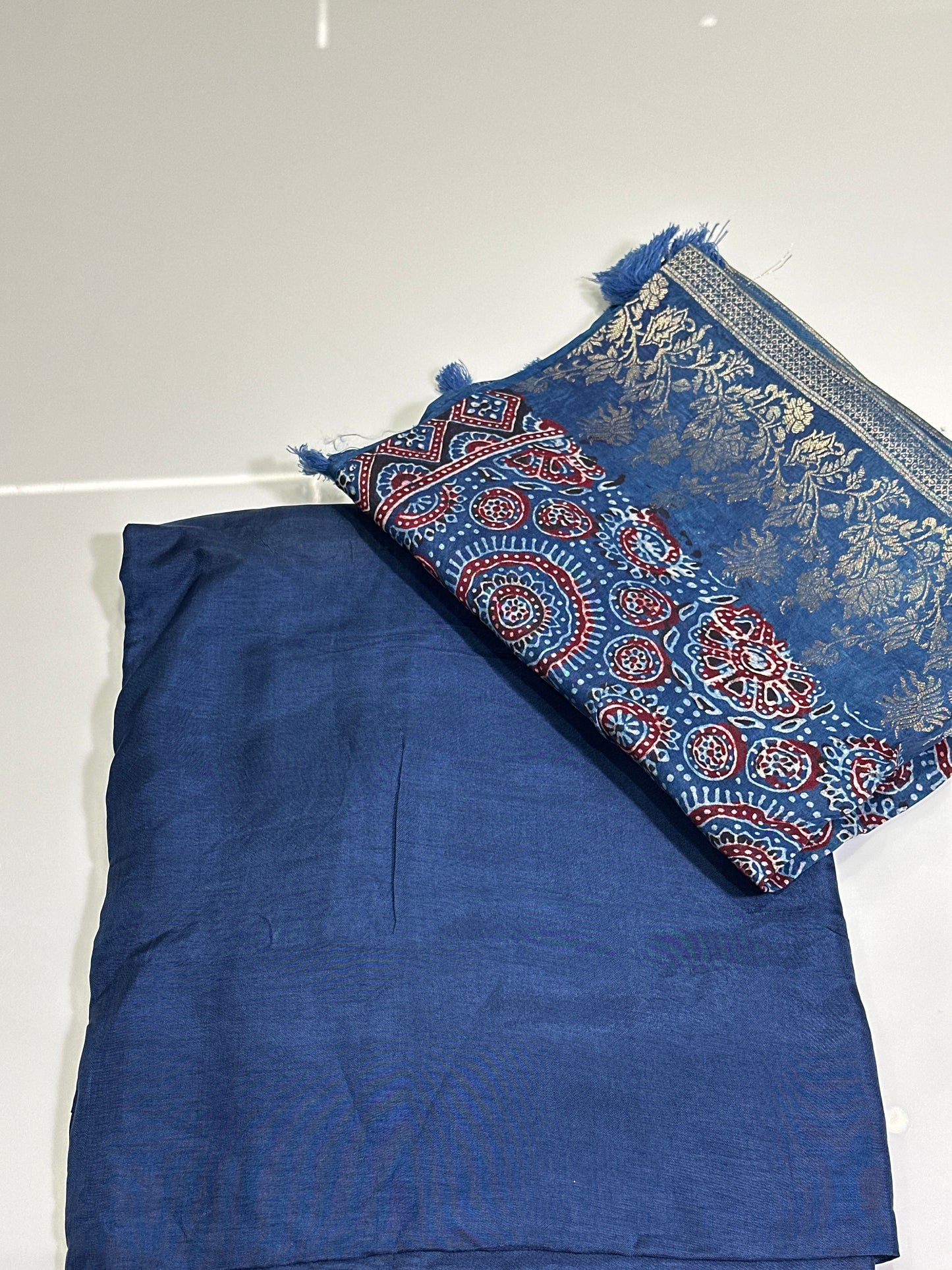 OFFER SALES UNSTITCHED SALWAR SUITS -  IHA 33441
