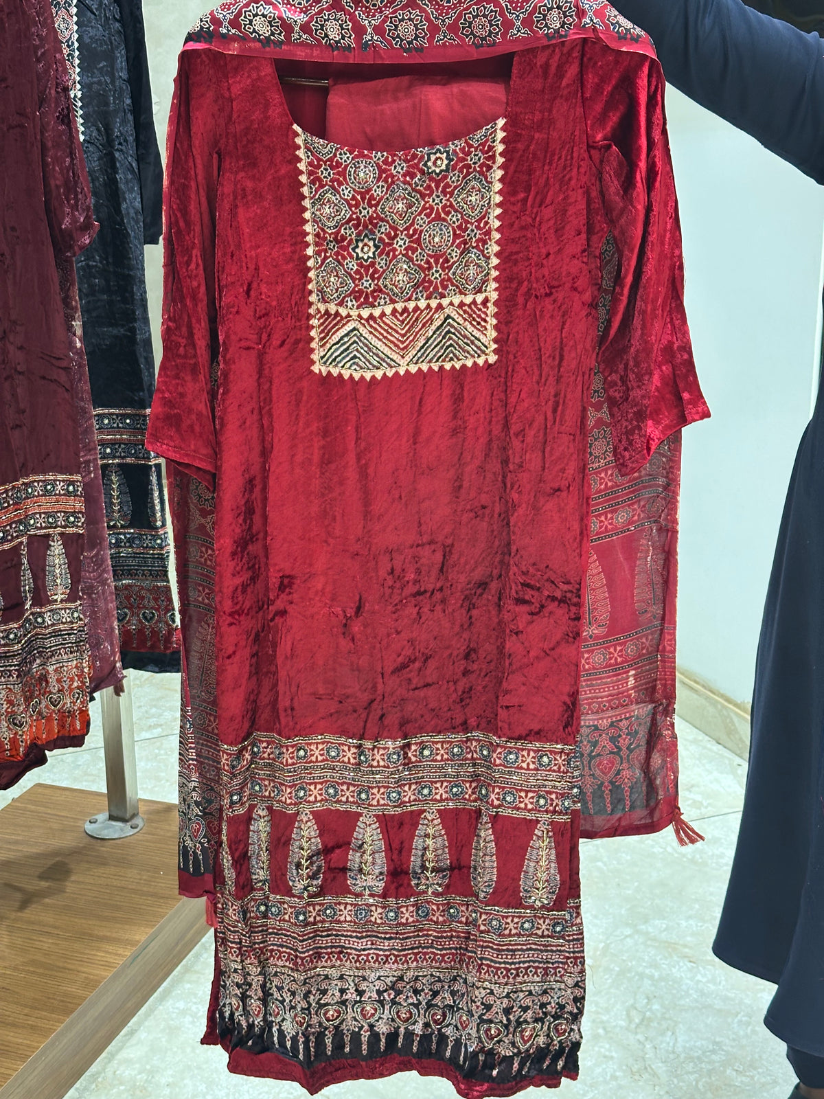 IHA'S IN-HOUSE VELVET TOP,BOTTOM AND DUPATTA - IHA 36011