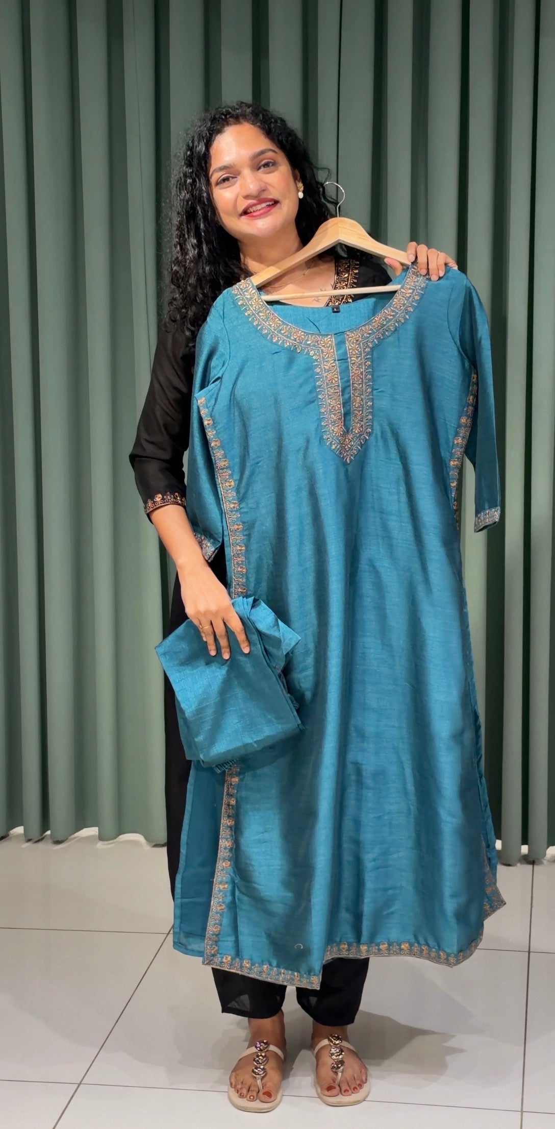 SEMI RAW SILK  TOP AND BOTTOM  - IHA 36006