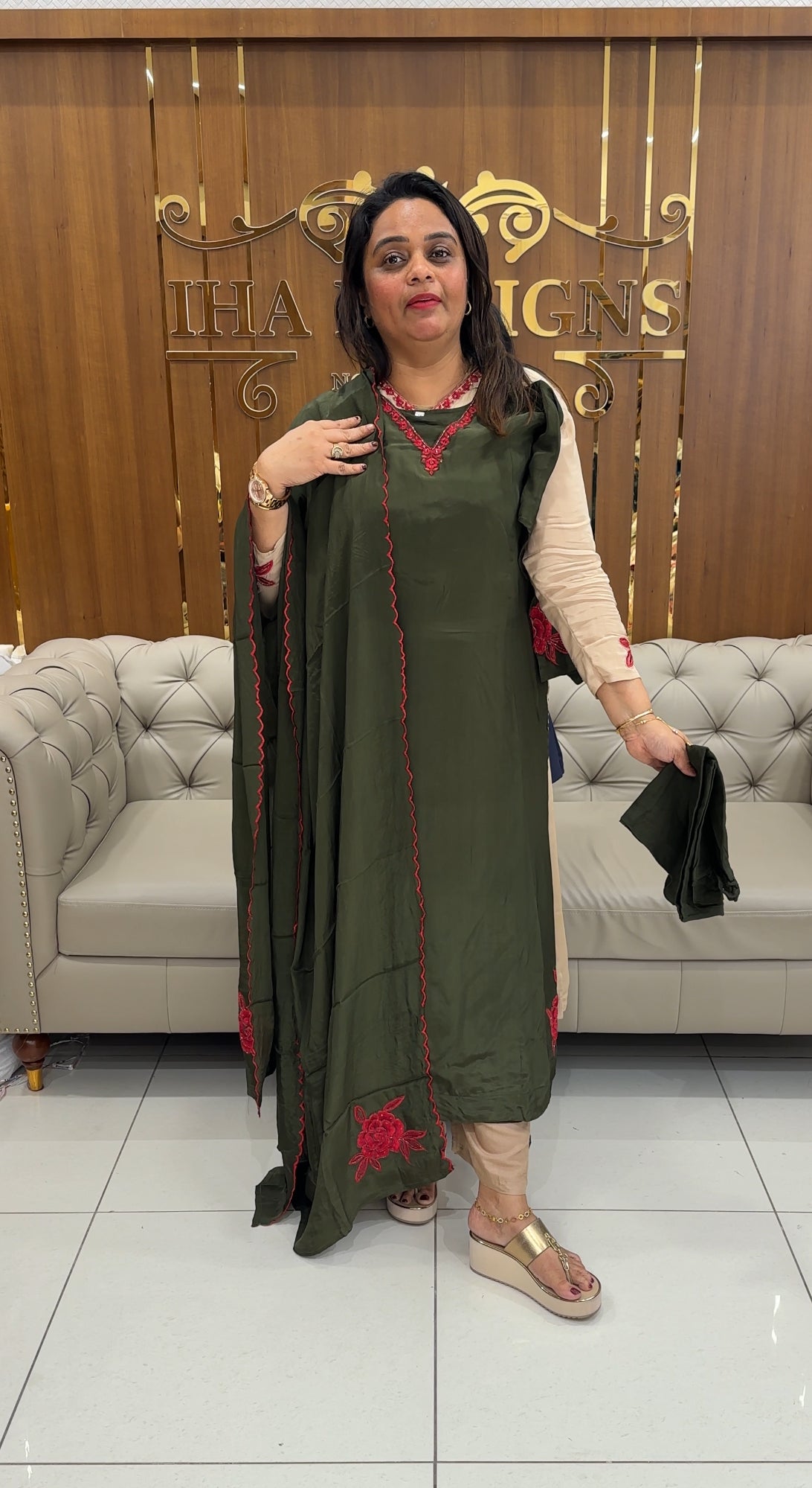 CRAPE SILK  SLITTED  TOP,BOTTOM AND DUPATTA - IHA 25750