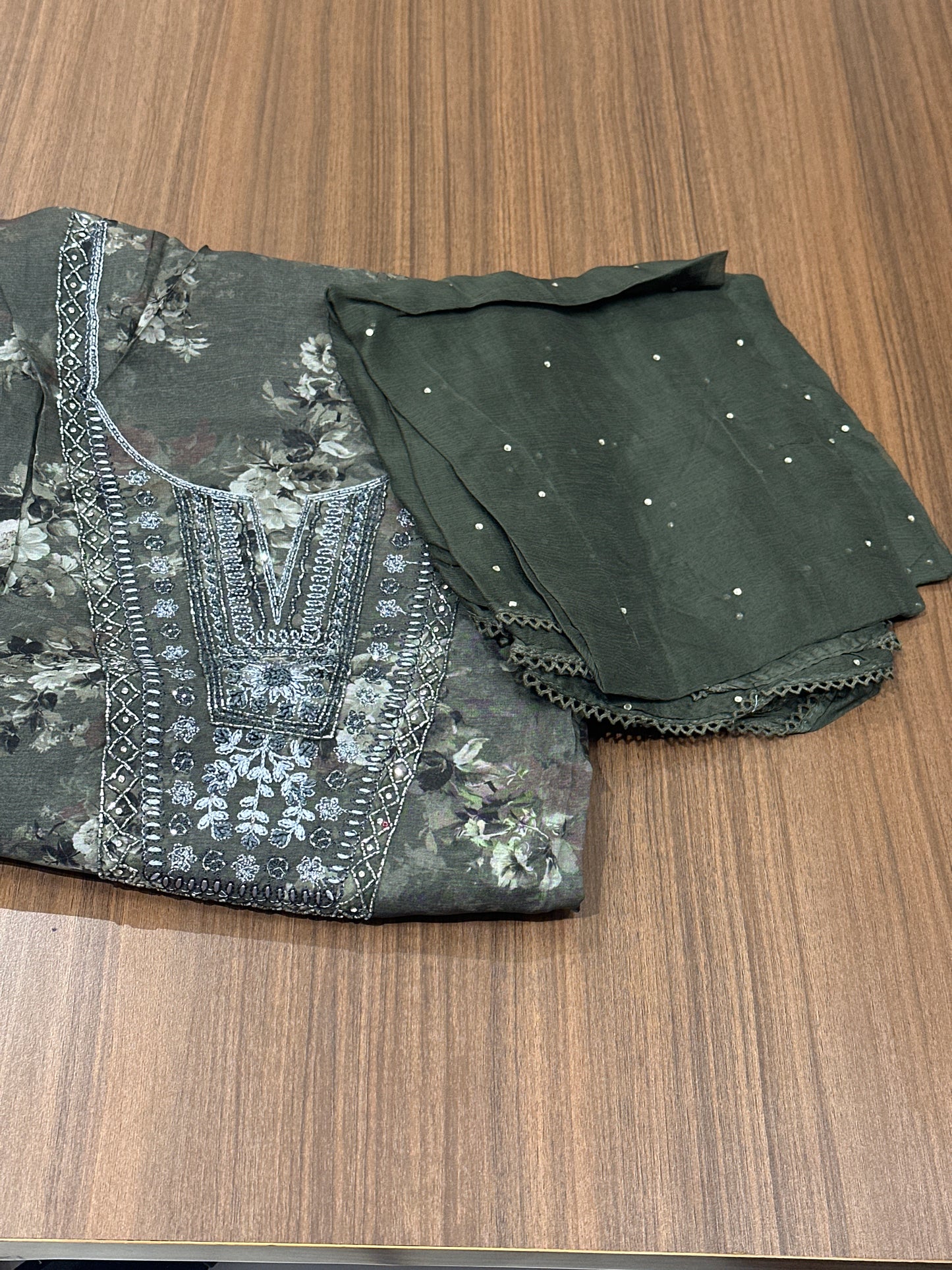OFFER SALES UNSTITCHED SALWAR SUITS -  IHA 33903