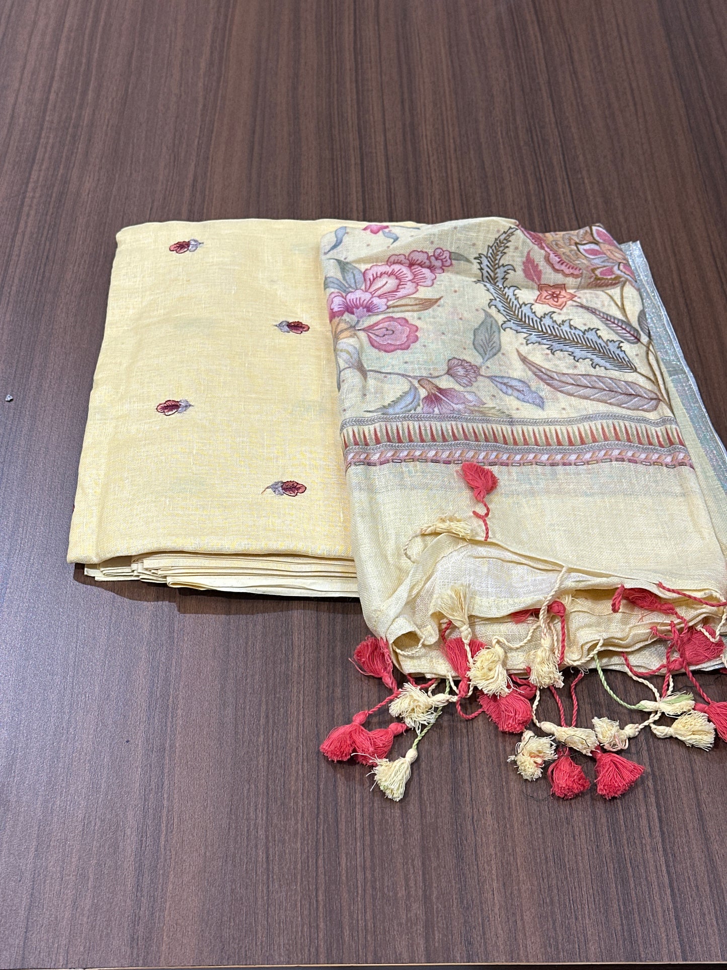 OFFER SALES UNSTITCHED SALWAR SUITS -  IHA 33832