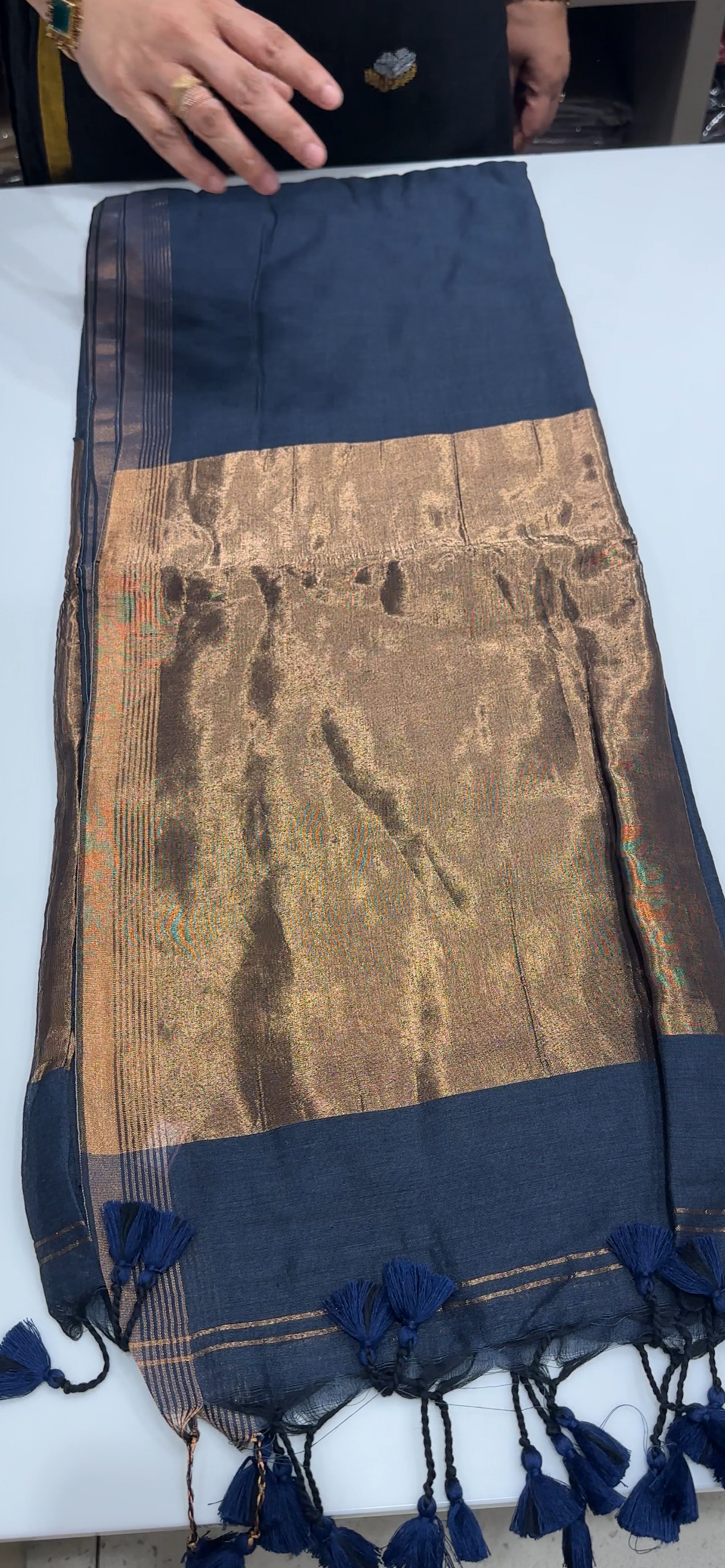 OFFER SALES SAREES - IHA 35468