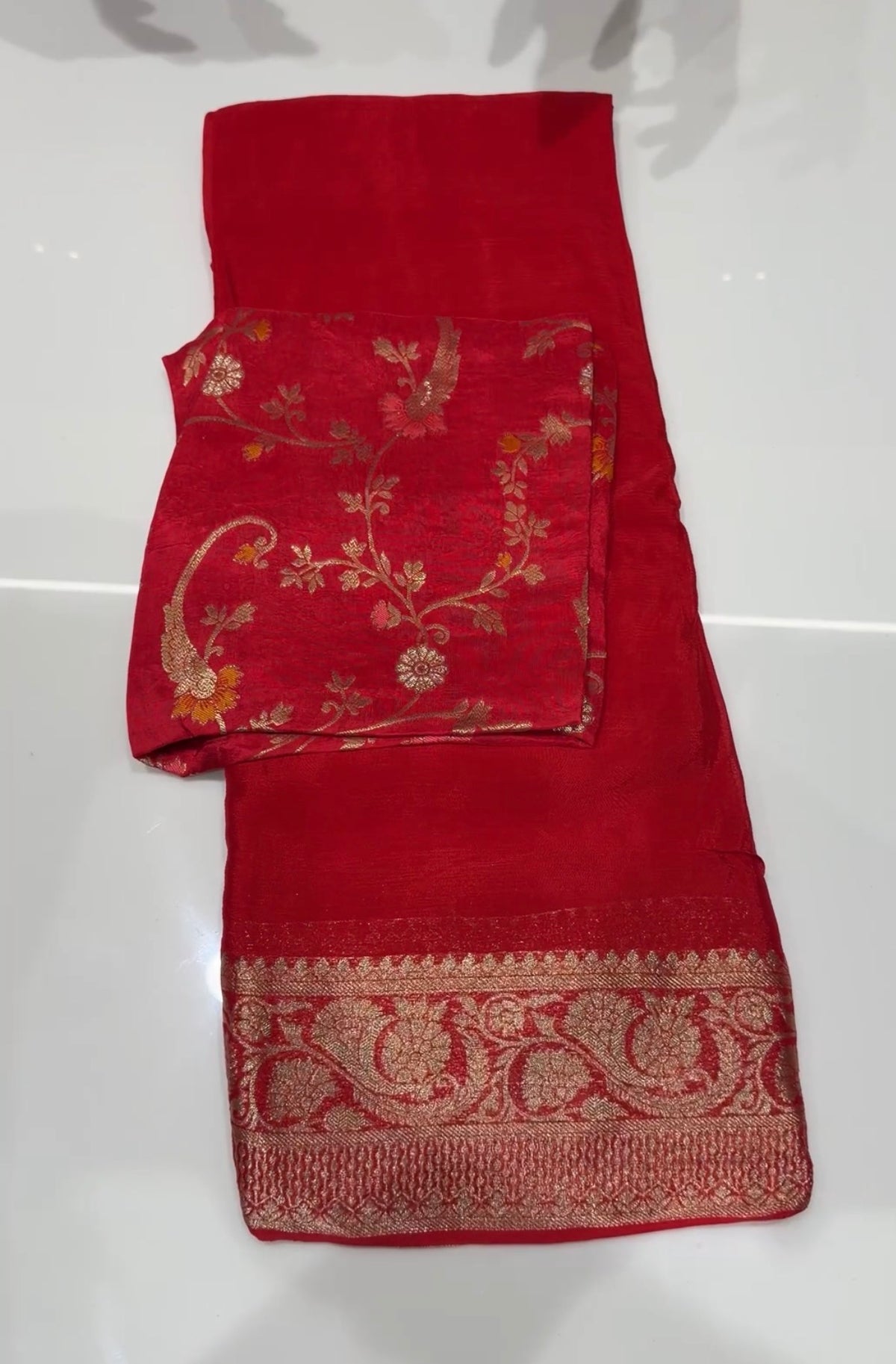 OFFER SALES SAREES - IHA 35424
