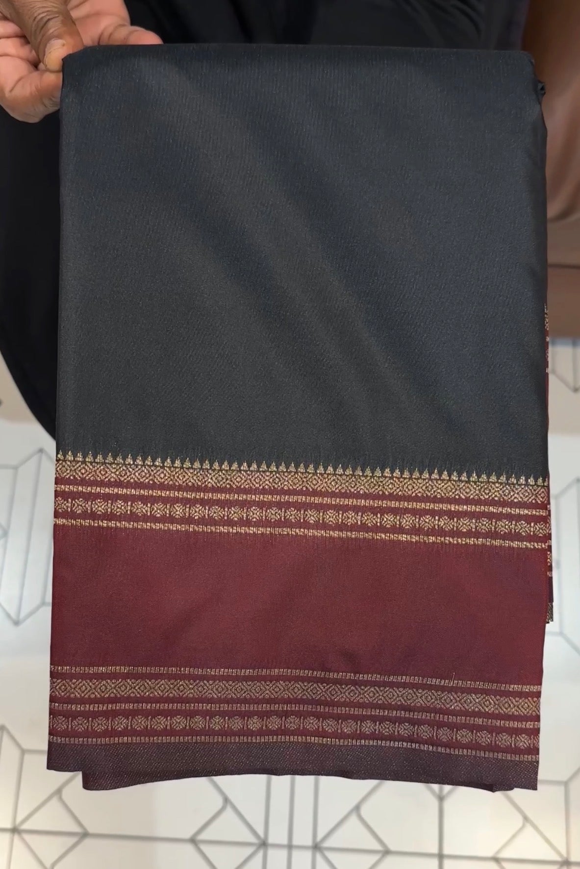 OFFER SALES SAREES - IHA 34996