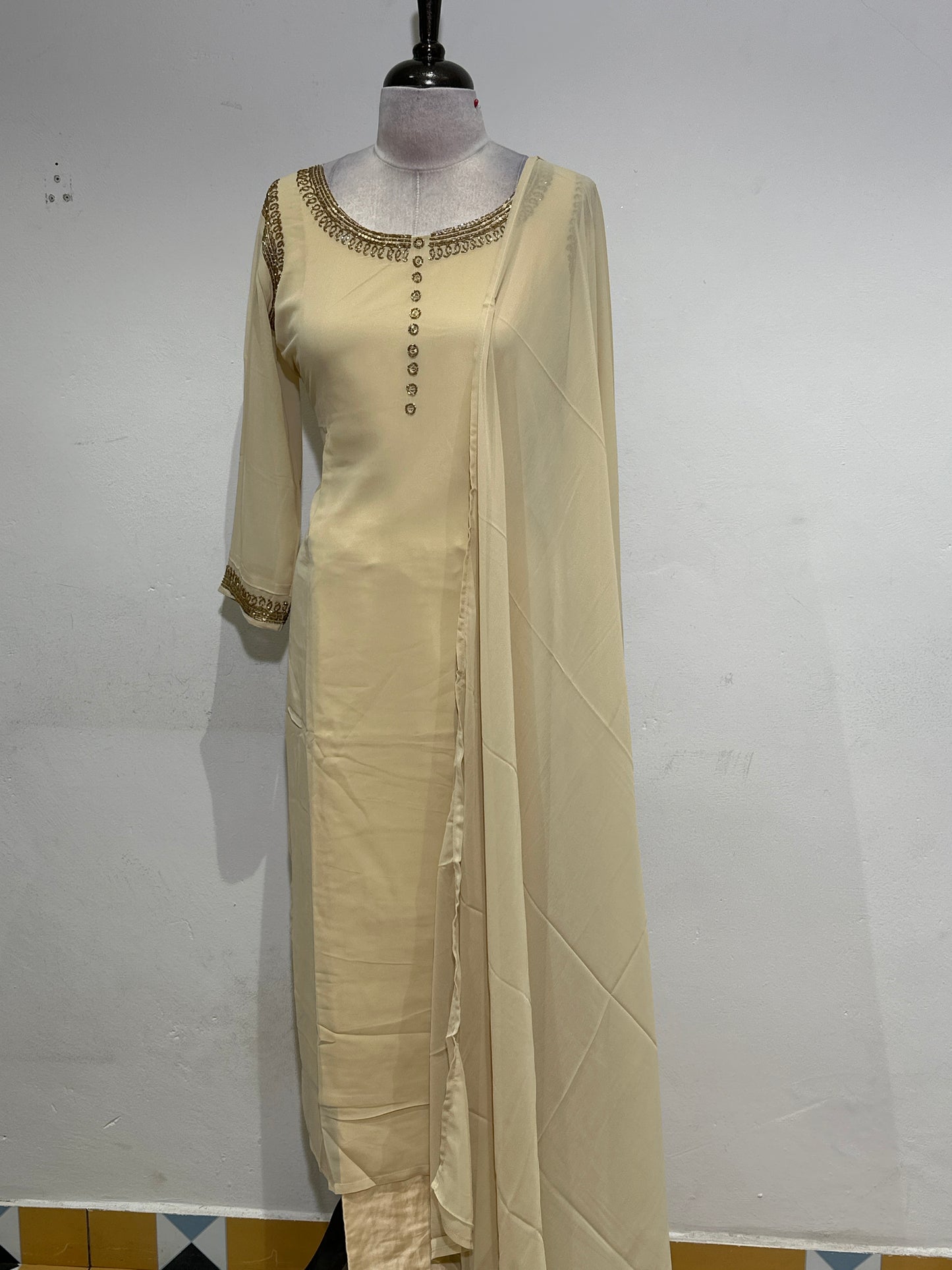 OFFER SALES TOP AND BOTTOM  -  IHA 34284