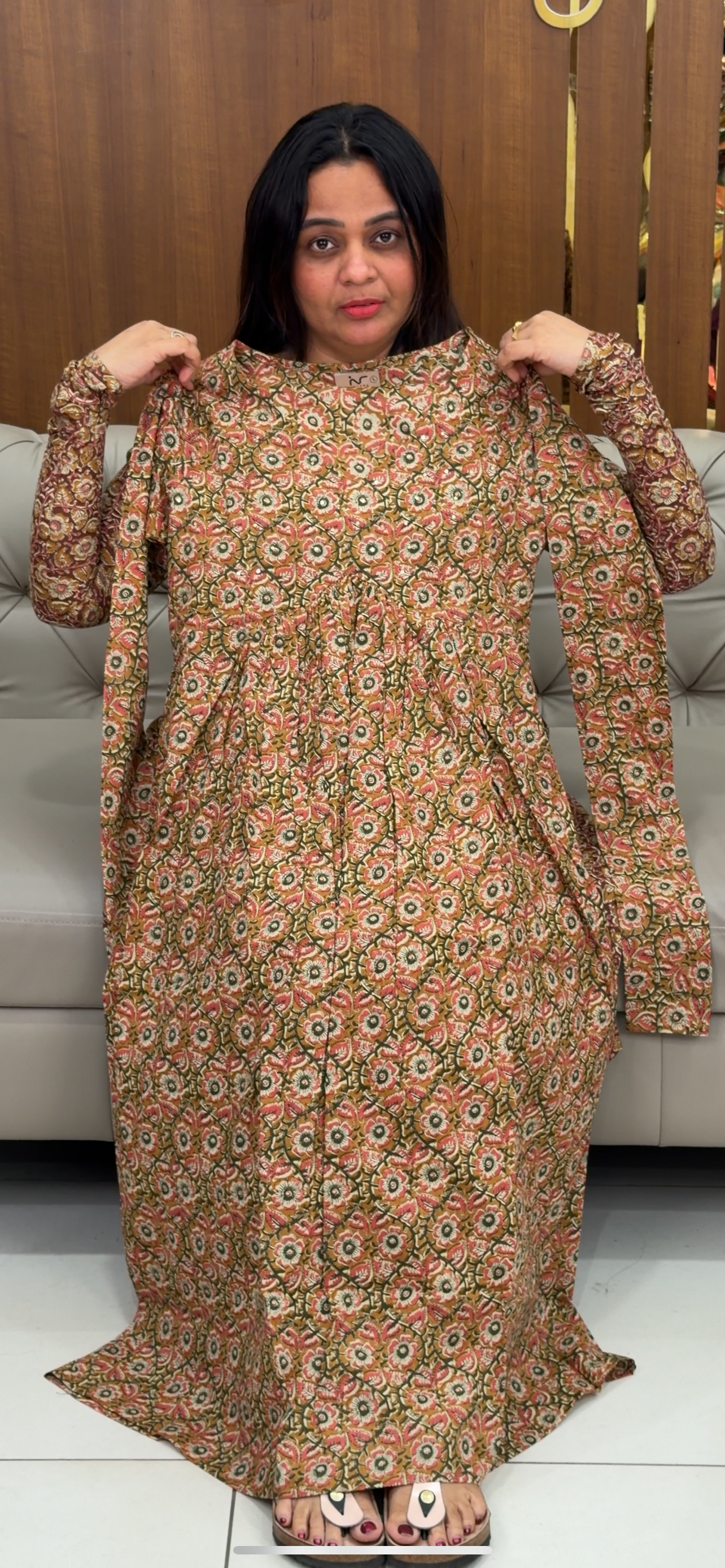 IHA'S IN-HOUSE ALIYA CUT TOPS - IHA 29260