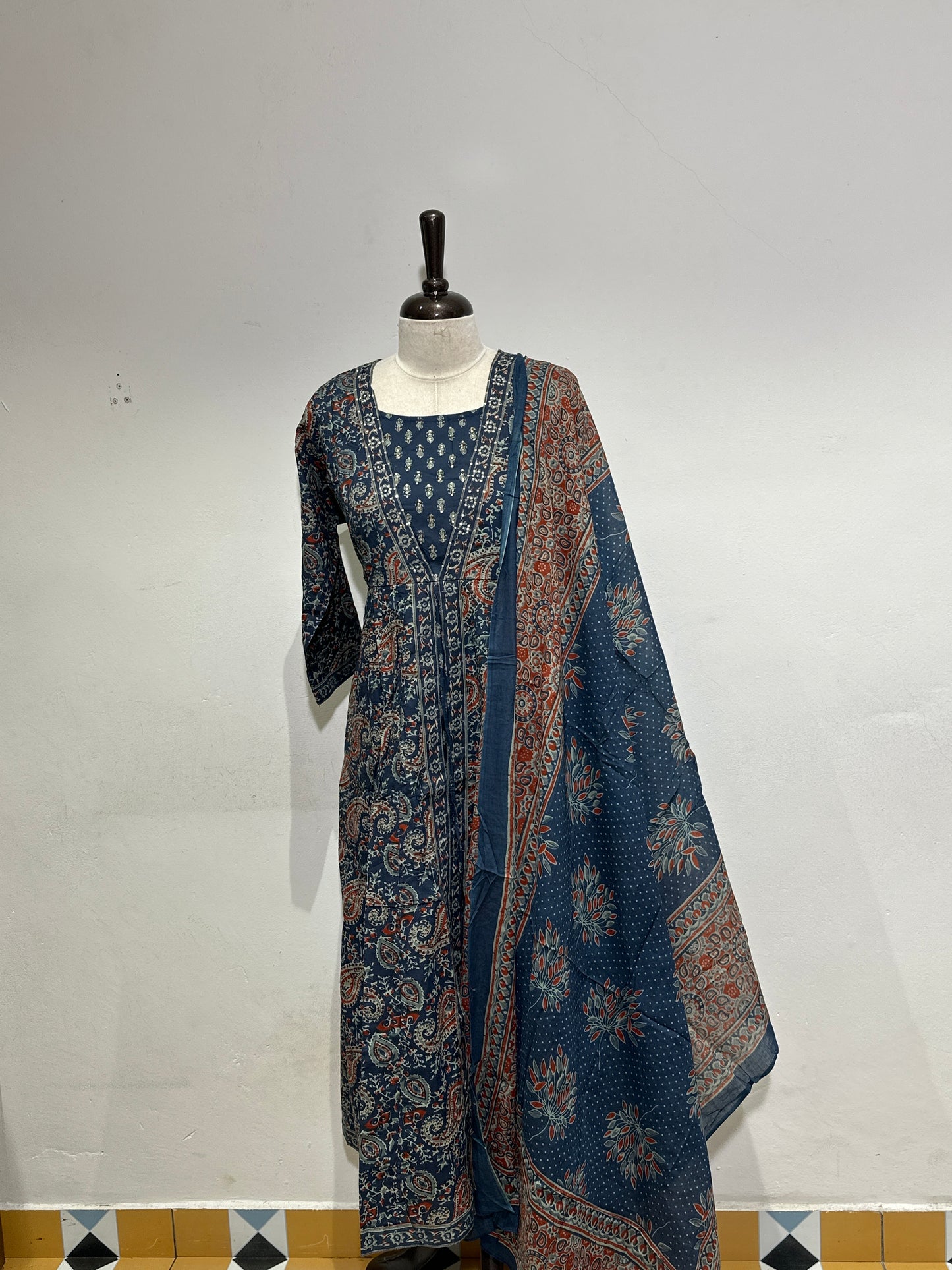 OFFER SALES TOP AND  BOTTOM  -  IHA 34290