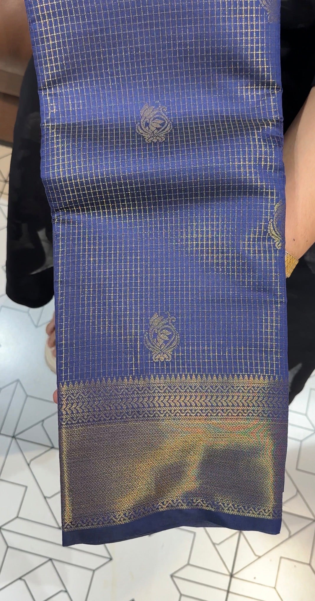 OFFER SALES SAREES - IHA 34974