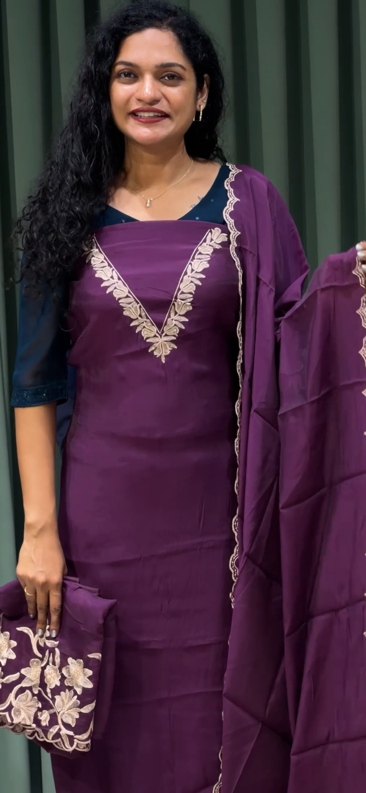 CHANDERI UNSTITCHED SLAWAR SUITS - IHA 33492