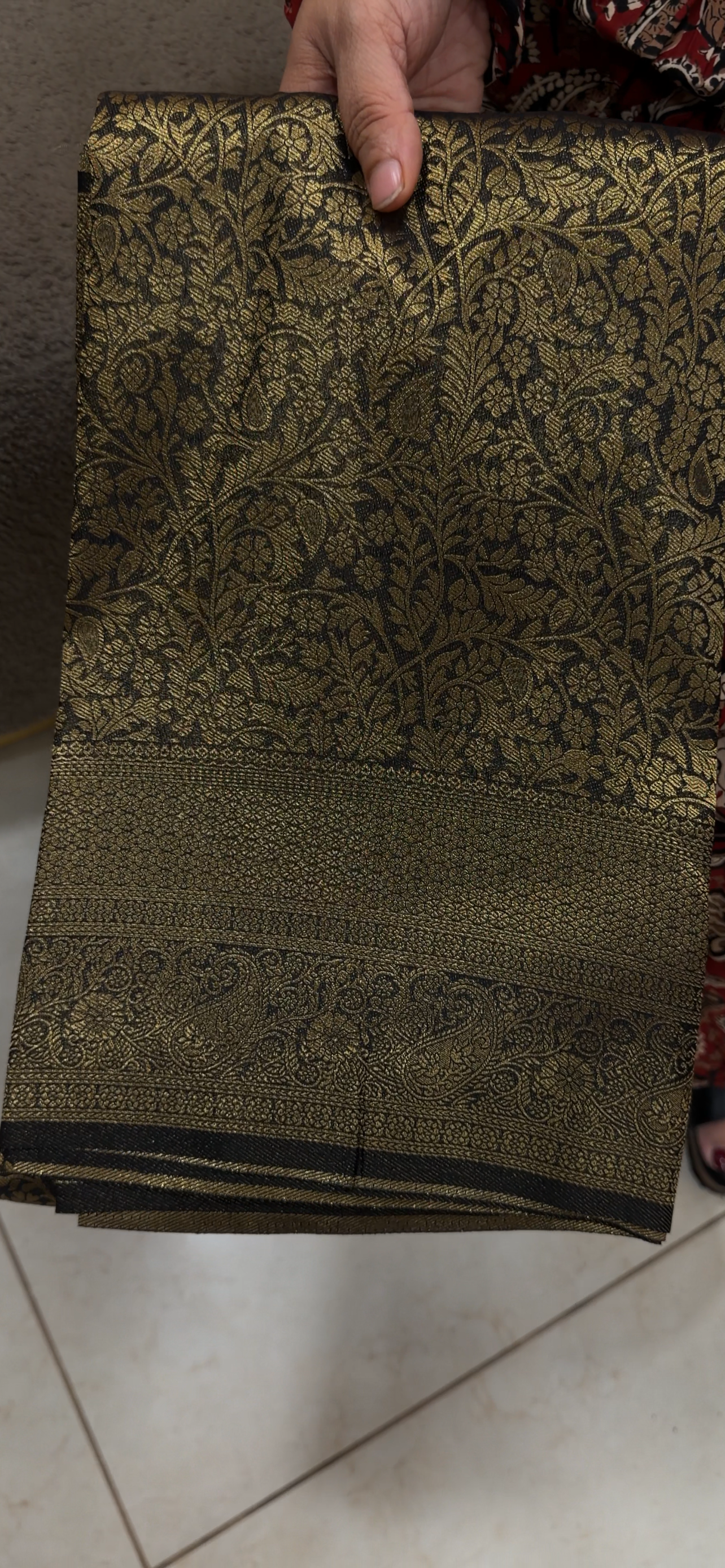 SEMI BANARASI SAREES - IHA 34110