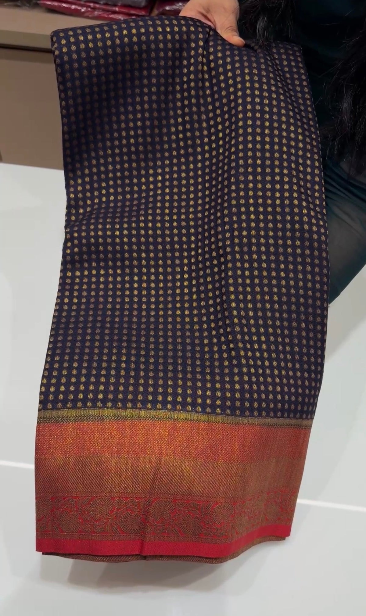 OFFER SALES SAREES - IHA 35386