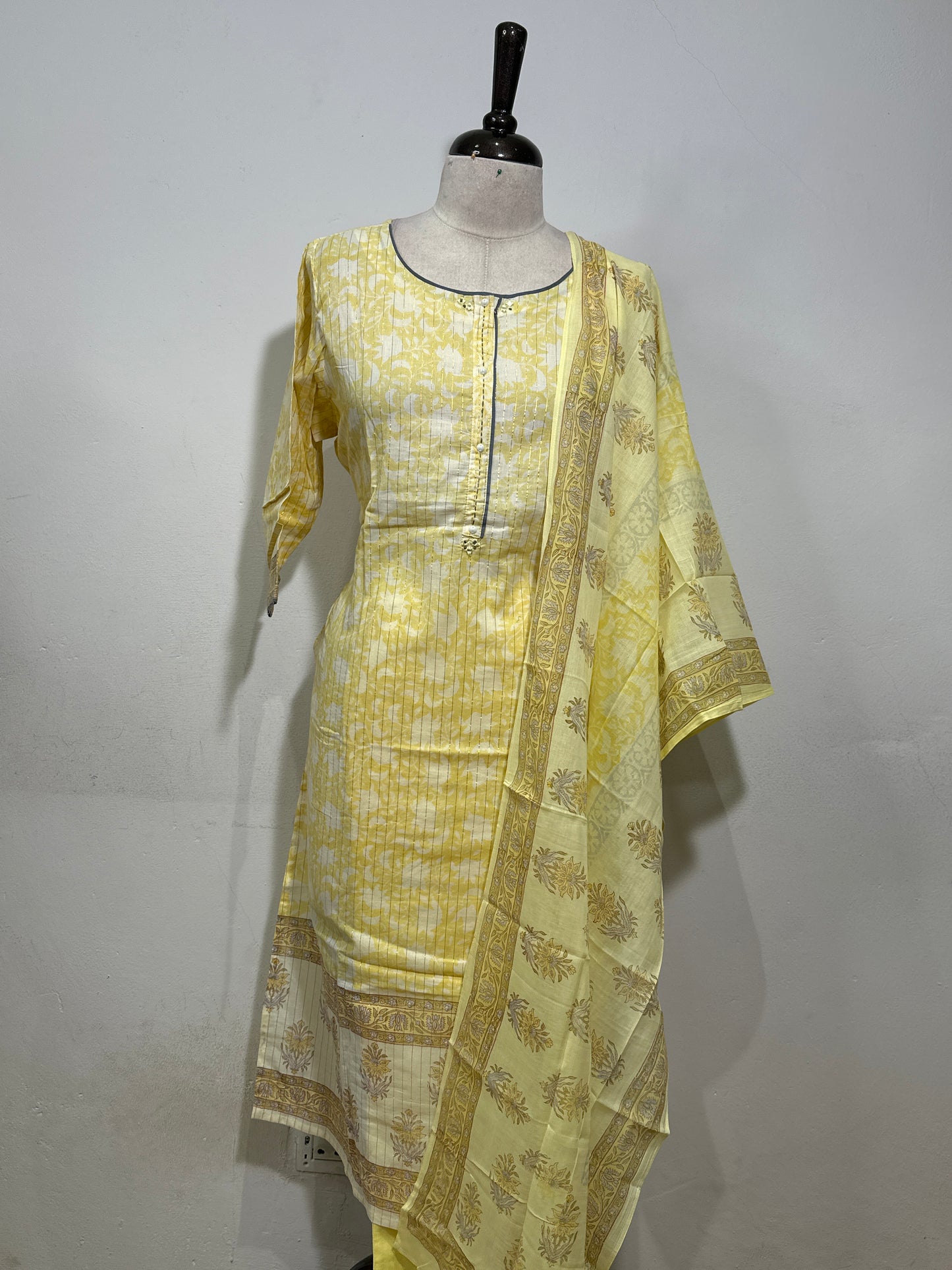 OFFER SALES TOP AND  BOTTOM  -  IHA 34353