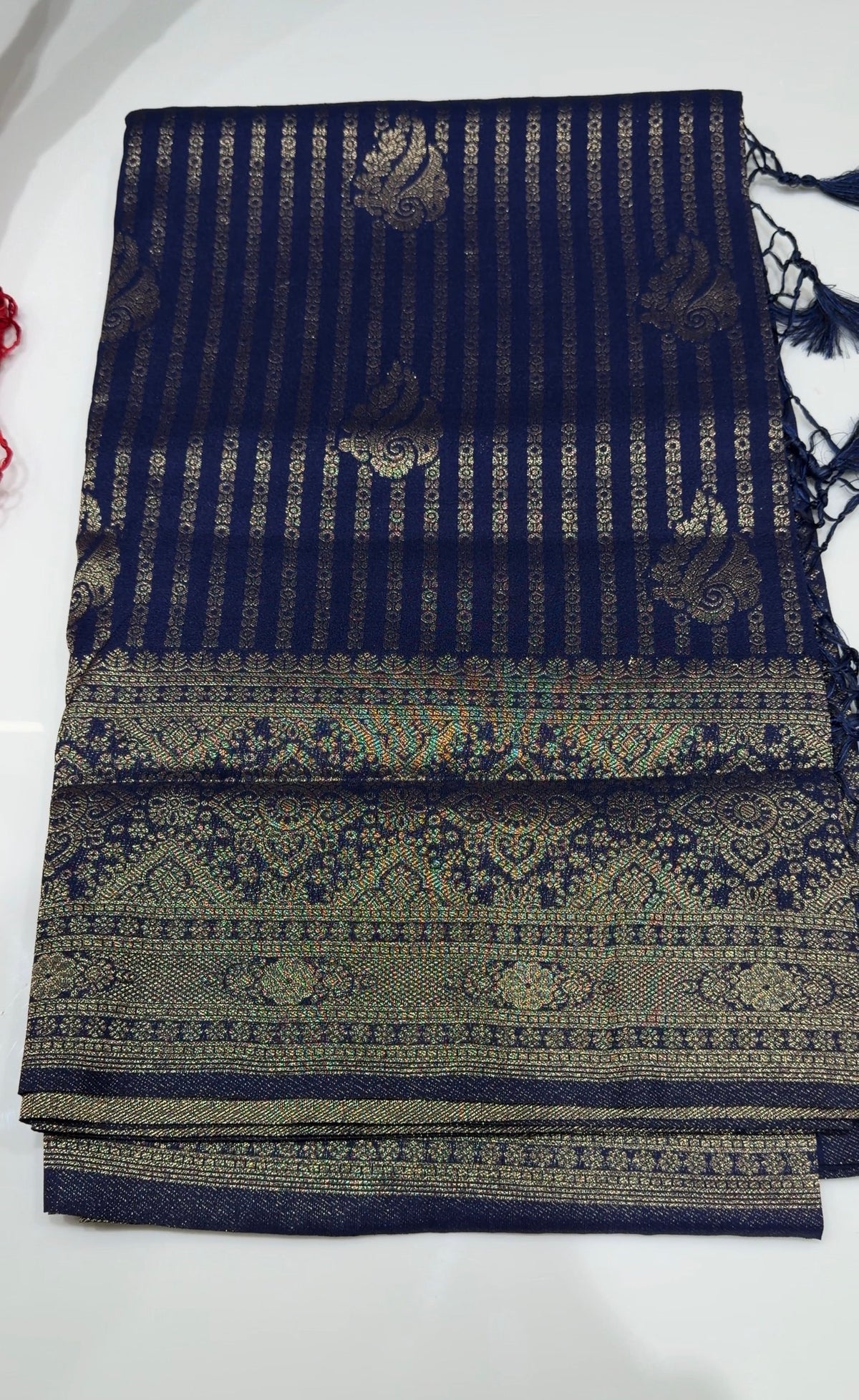 OFFER SALES SAREES - IHA 35387