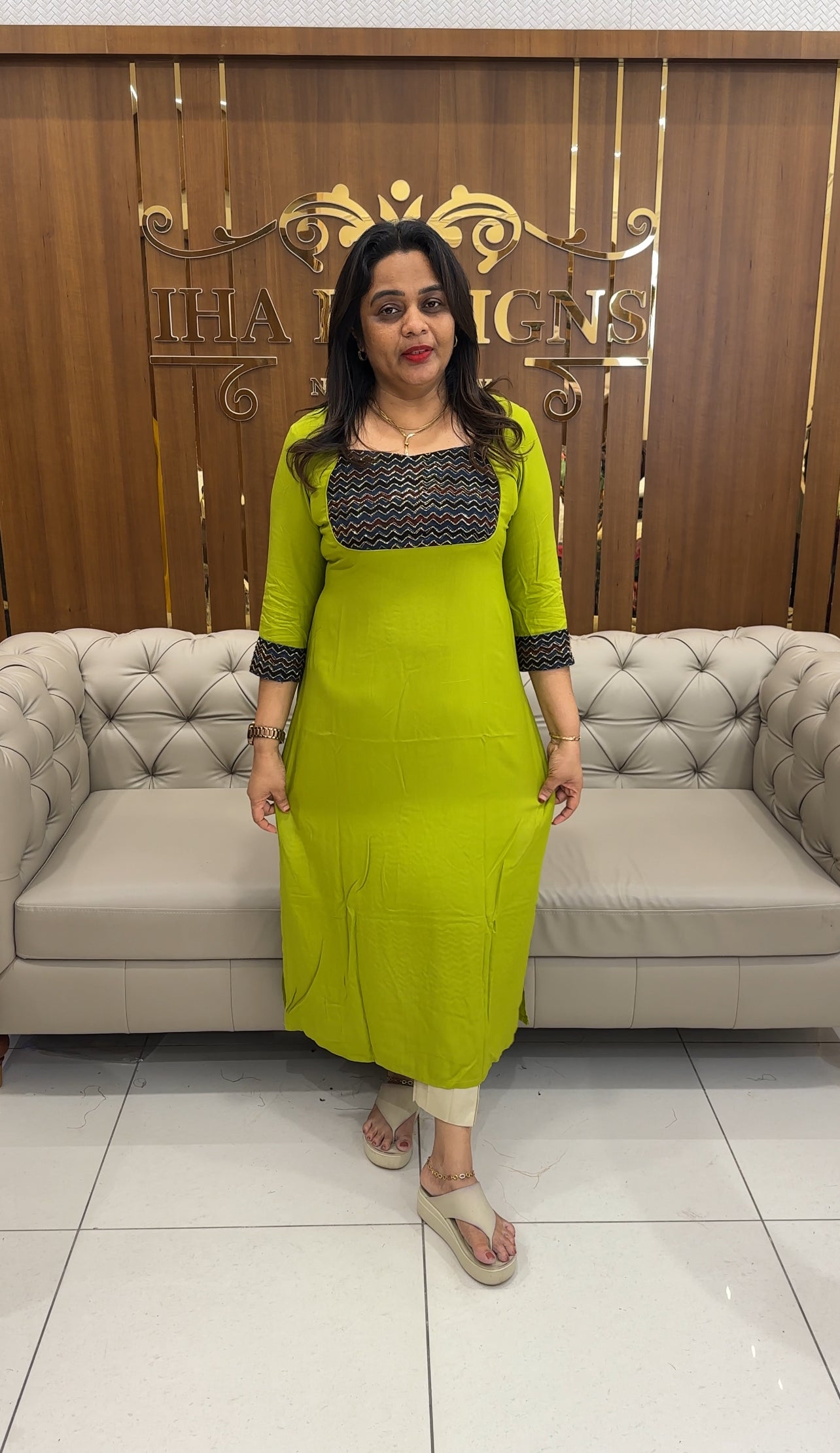 IHA'S IN-HOUSE SLITTED TOP - IHA 27730