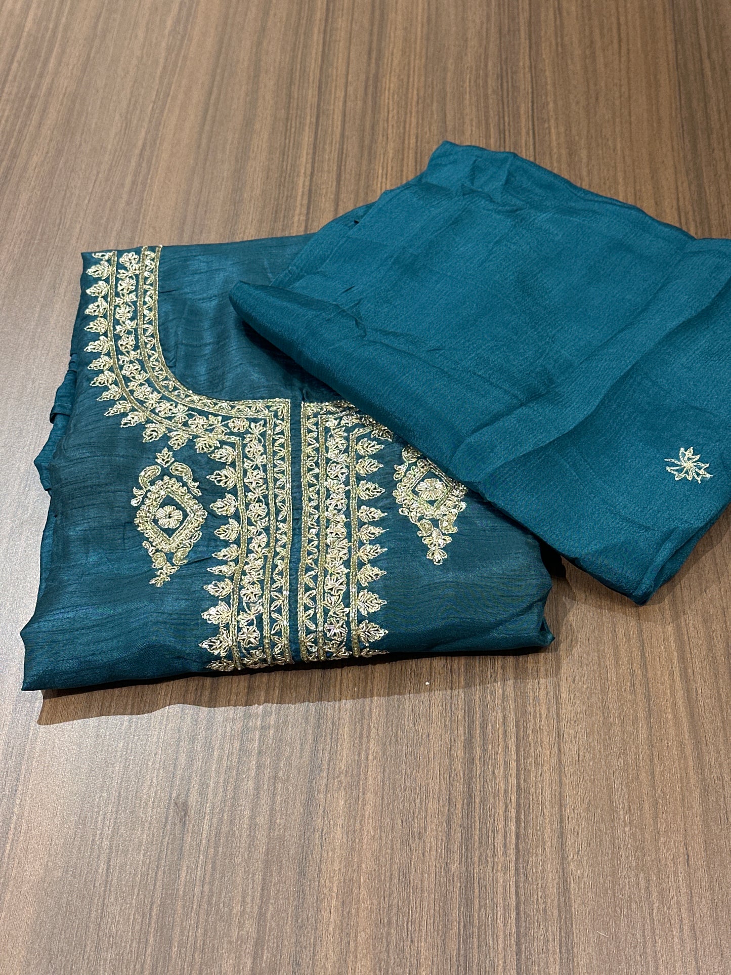 OFFER SALES UNSTITCHED SALWAR SUITS -  IHA 33806