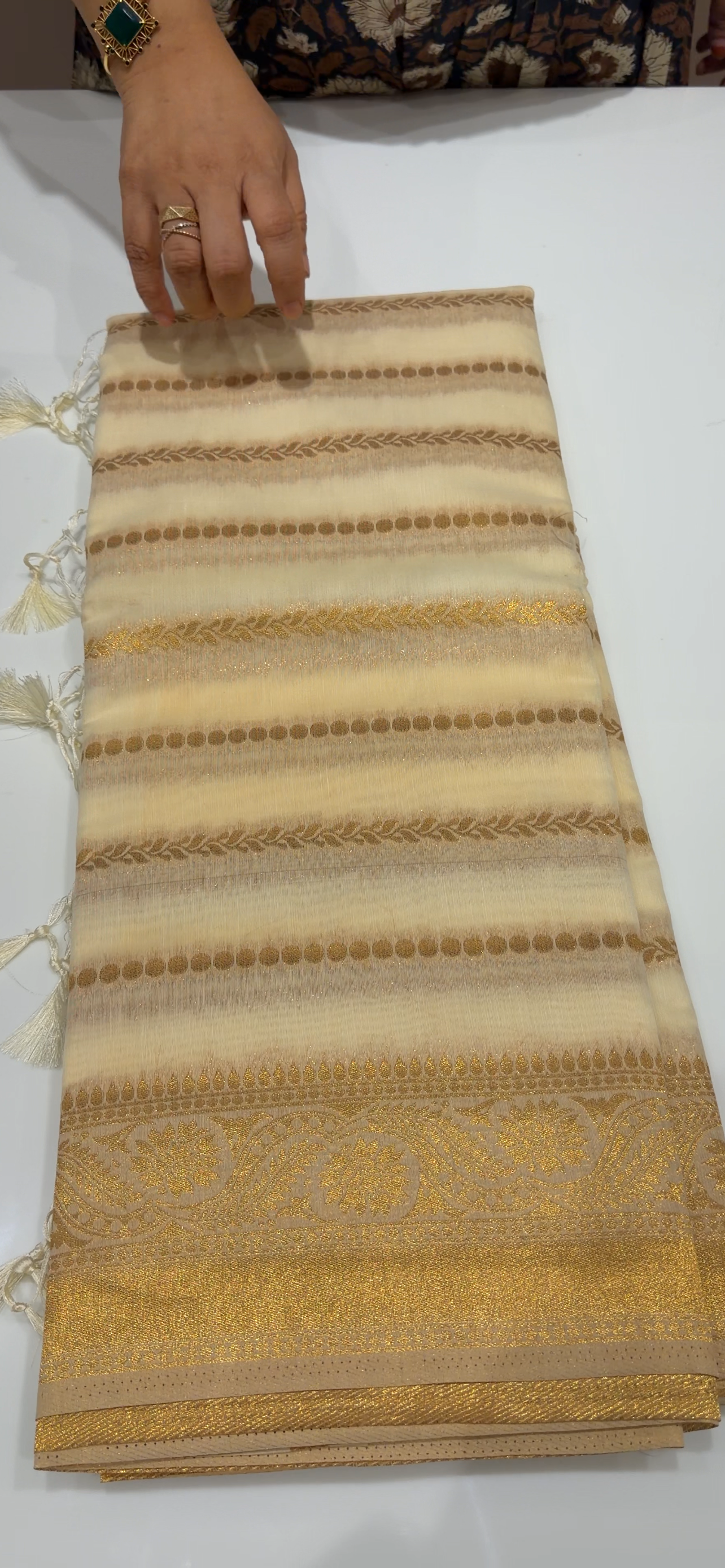 ONAM SAREES - IHA 34133