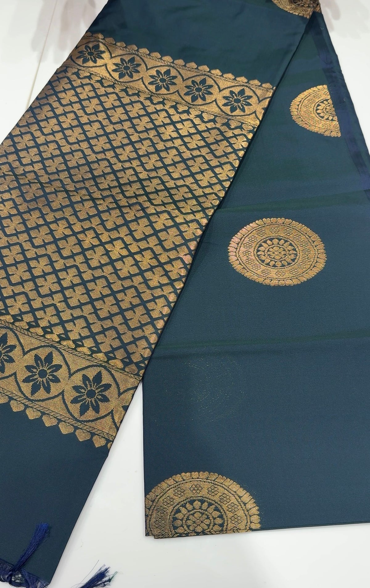 OFFER SALES SAREES - IHA 35439