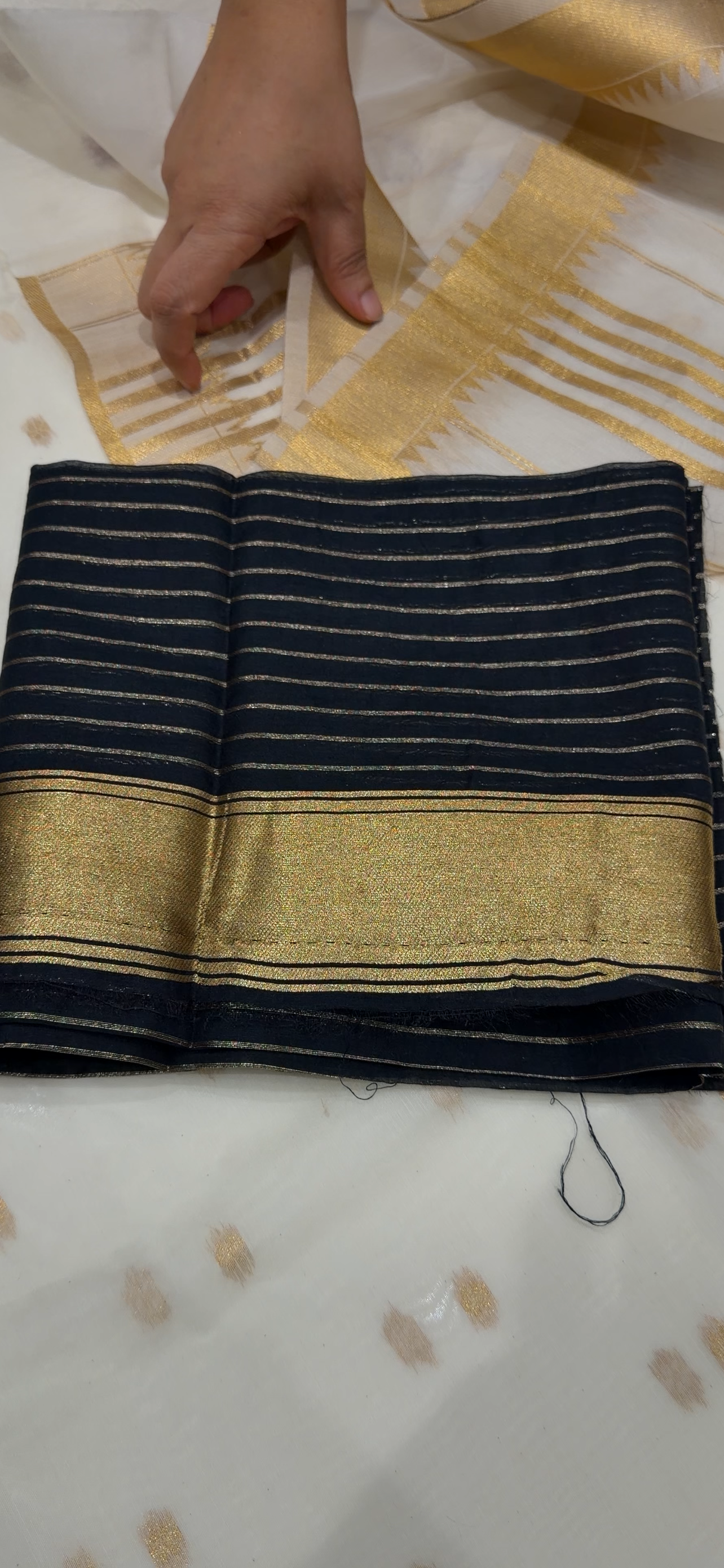 MALAI CHANDERI ONAM SAREES - IHA 34130