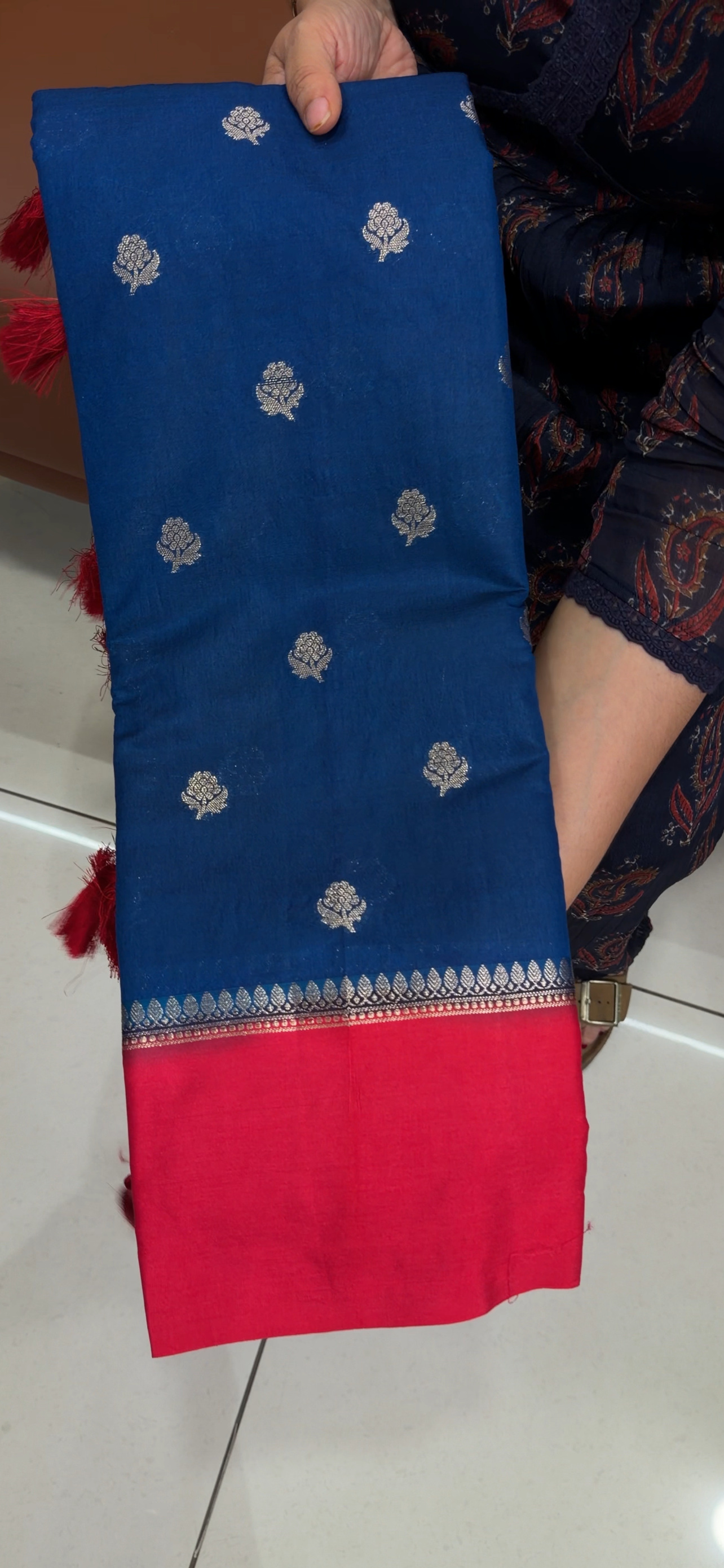 SEMI BANARASI SAREES -  IHA 33574