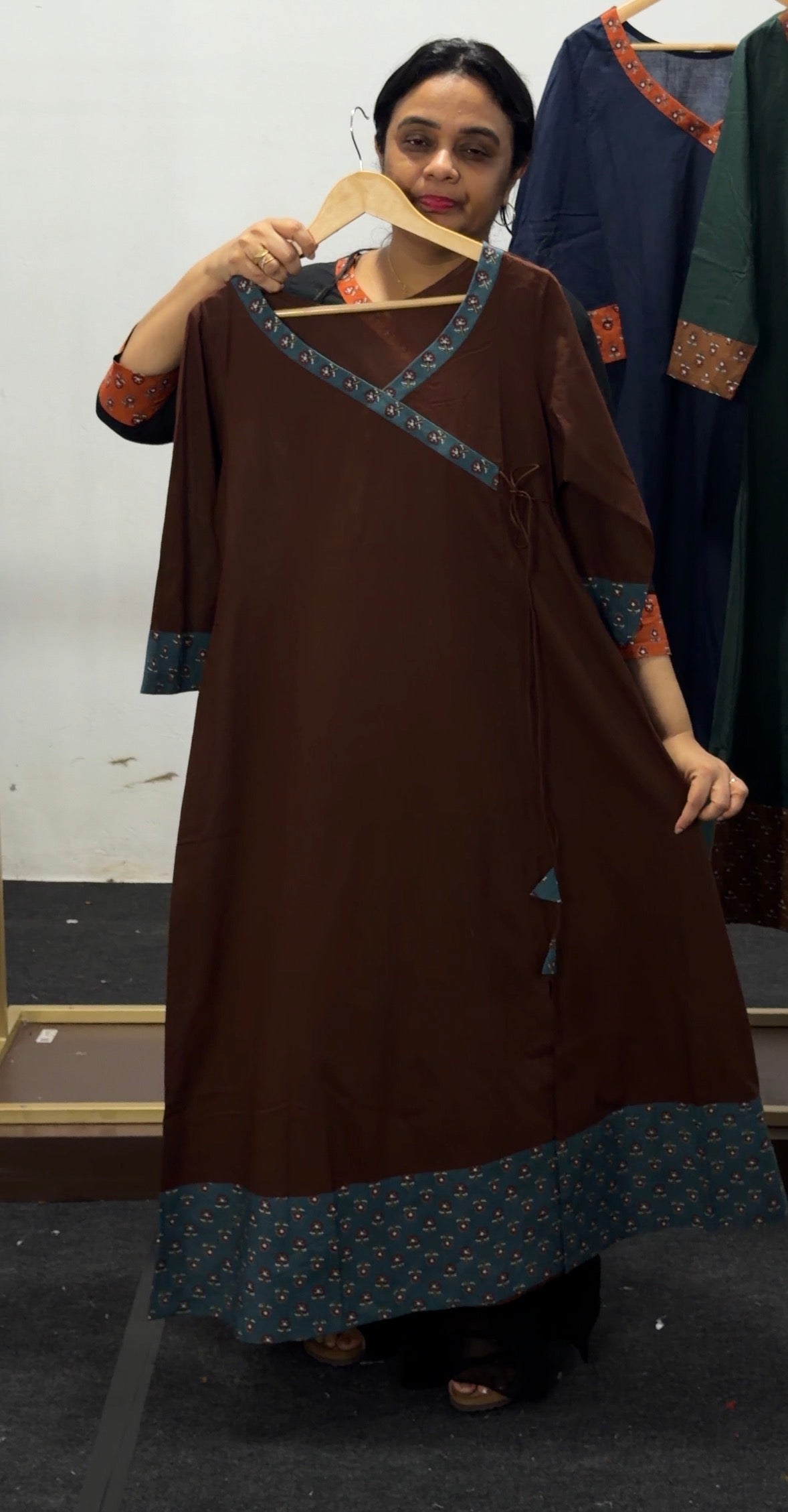 IHA'S IN-HOUSE COTON ALINE TOPS - IHA 36071