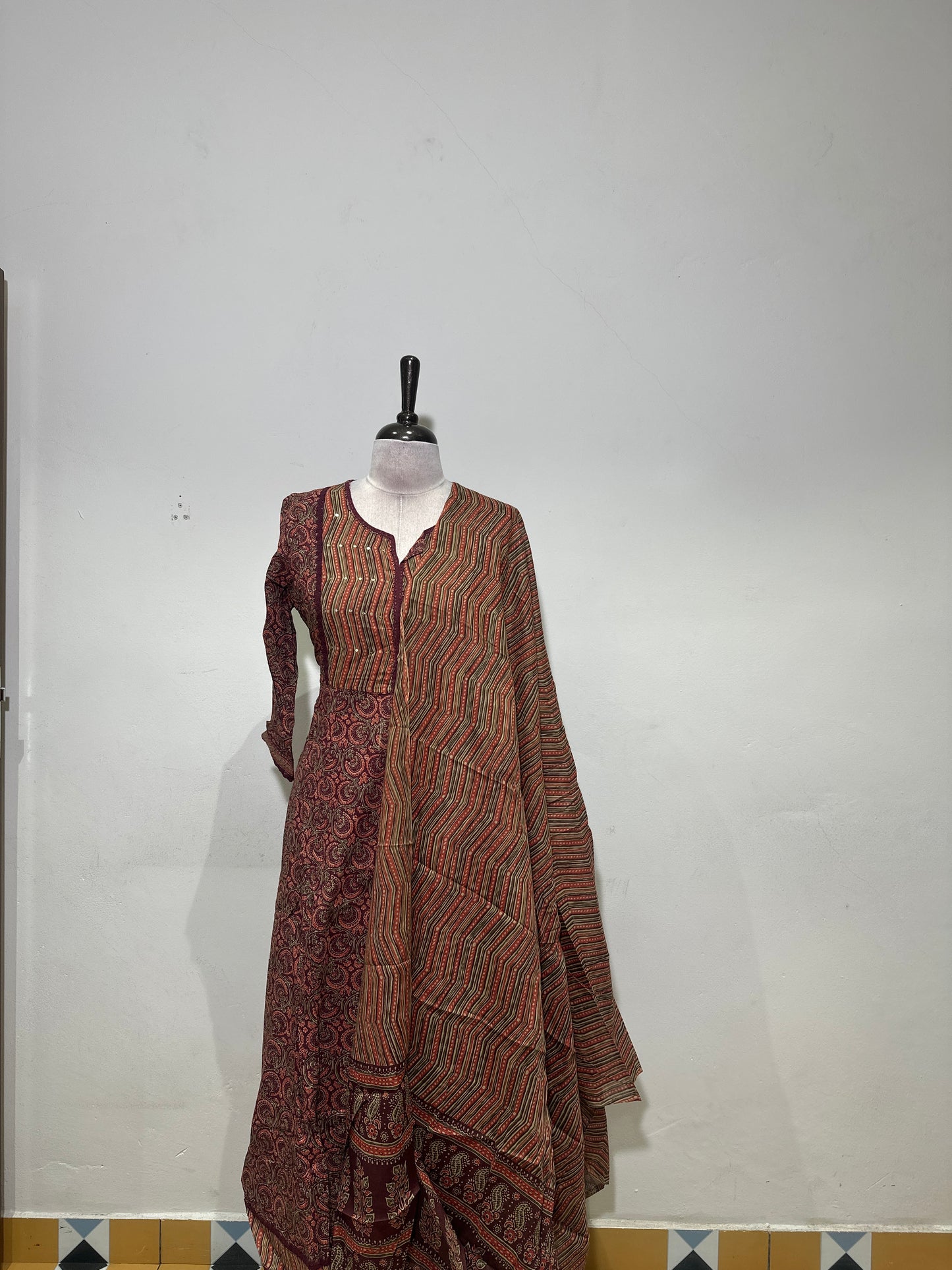 OFFER SALES TOP AND  BOTTOM  -  IHA 34324