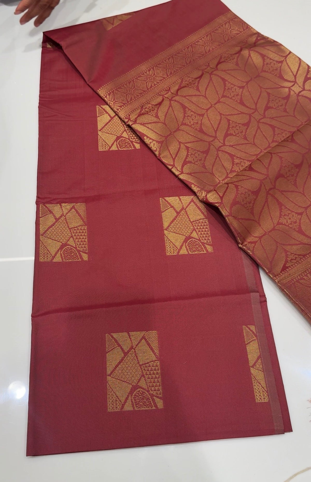 OFFER SALES SAREES - IHA 35439