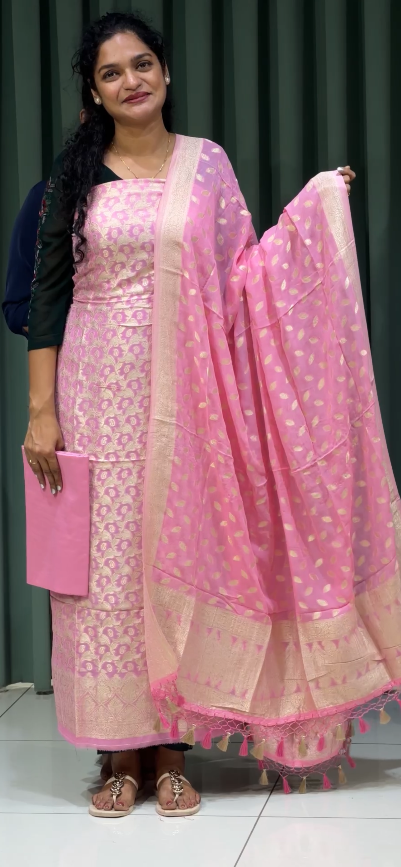 SEMI BANARASI UNSTITRCHED SALWAR SUITS - IHA 33183