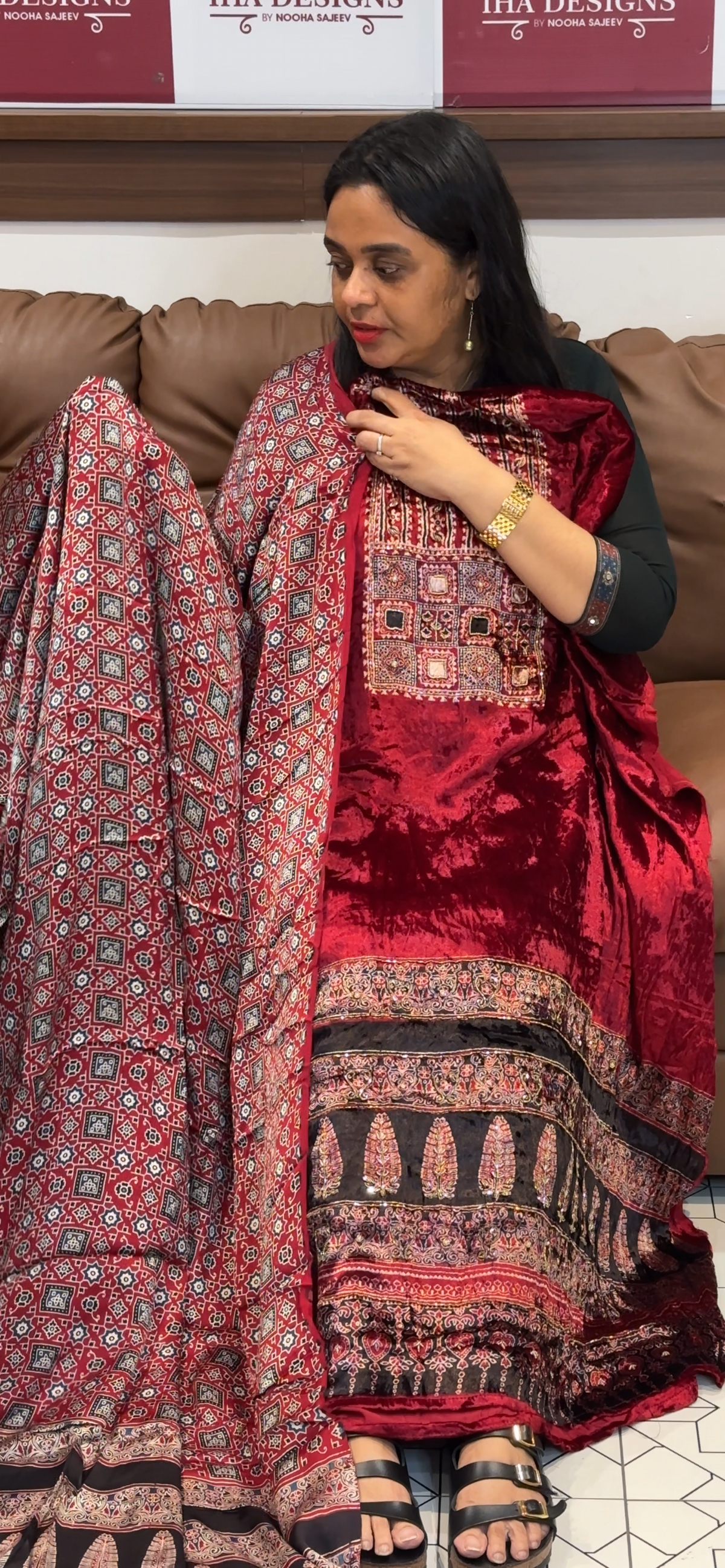 VISCOSE VELVET UNSTITCHED SALWAR SUITS - IHA 35658