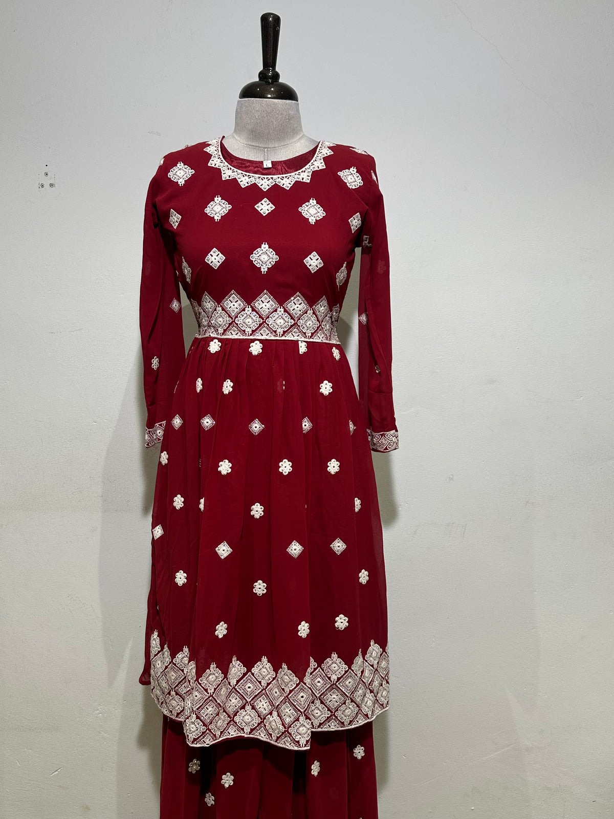 OFFER SALES READY TO WEAR SETS  -  IHA 35622