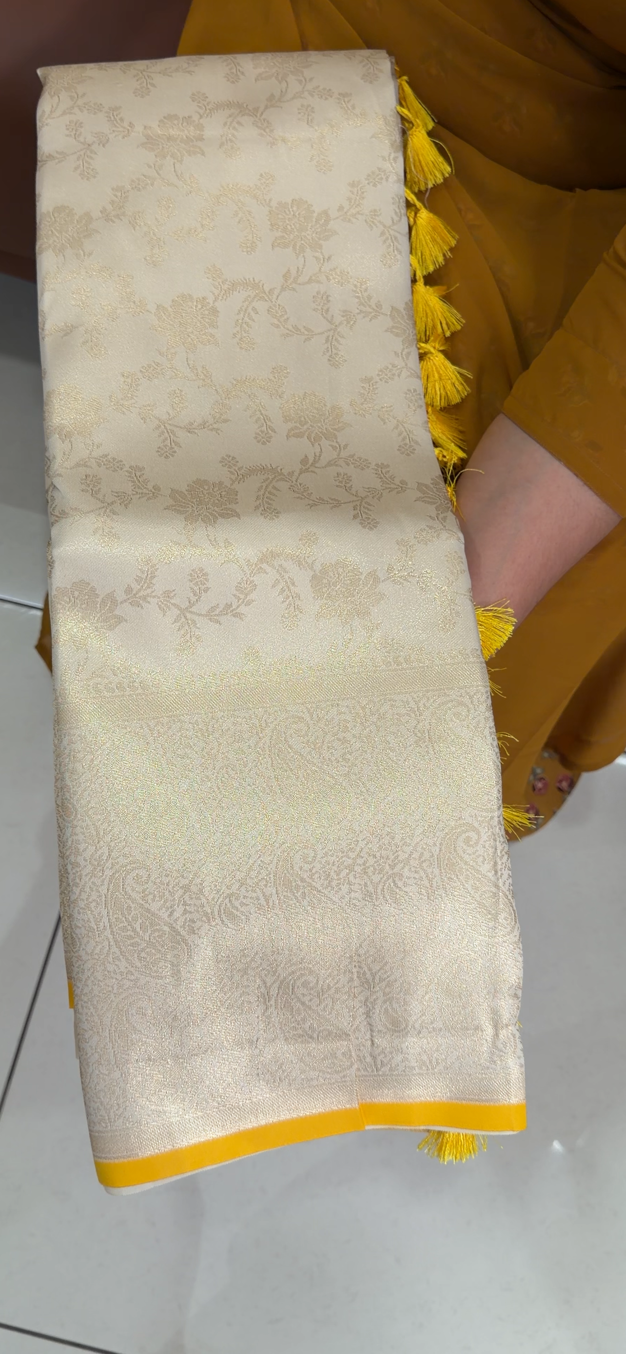 SEMI KANCHIPURAM SAREES - IHA 34422
