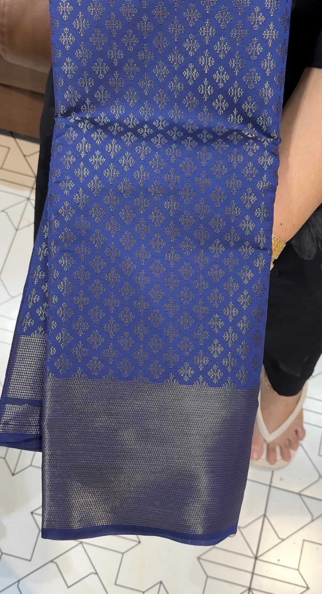 OFFER SALES SAREES - IHA 34974