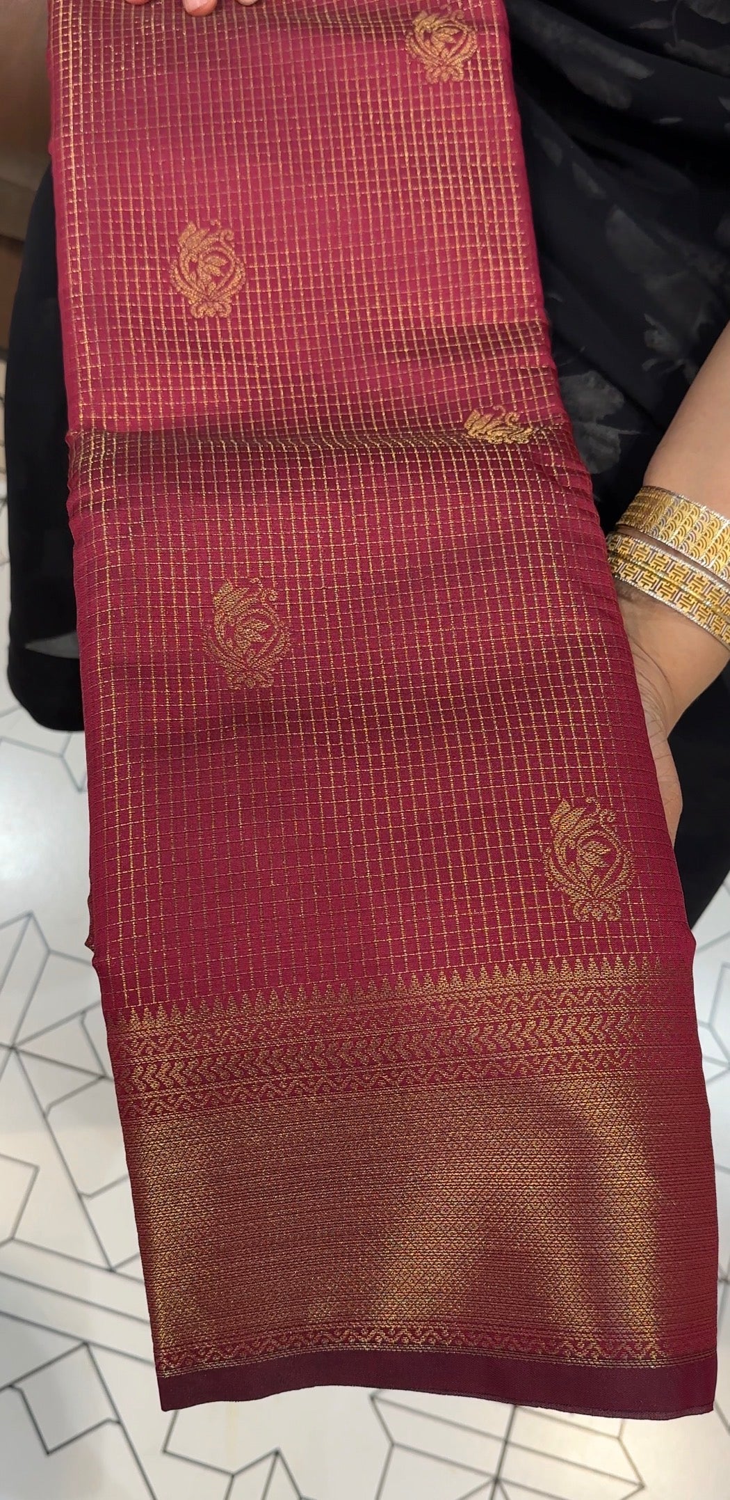 OFFER SALES SAREES - IHA 34974