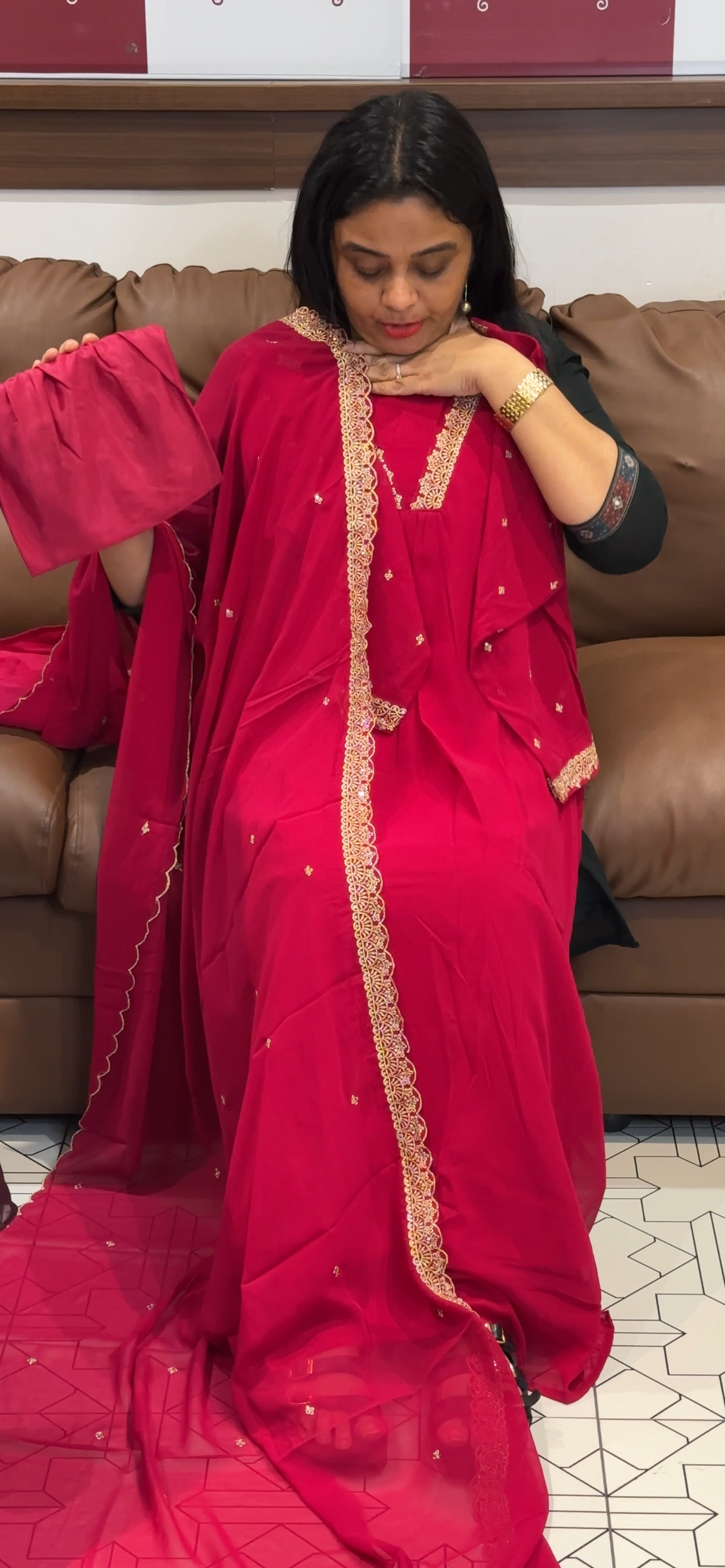 OFFER SALES READY TO WEAR SETS - IHA 35748