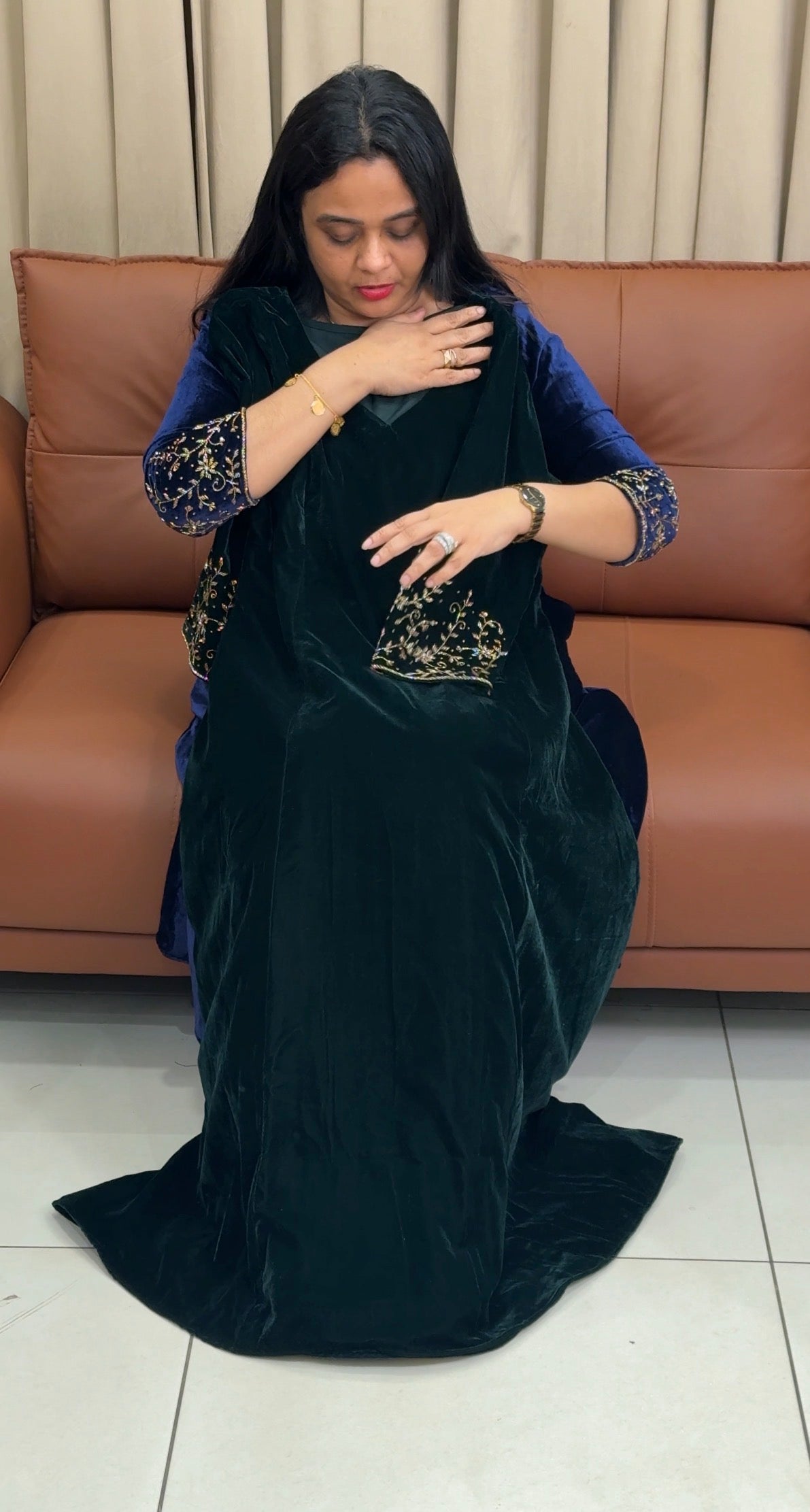 IHA'S IN-HOUSE VELVET SLITTED TOPS - IHA 35716