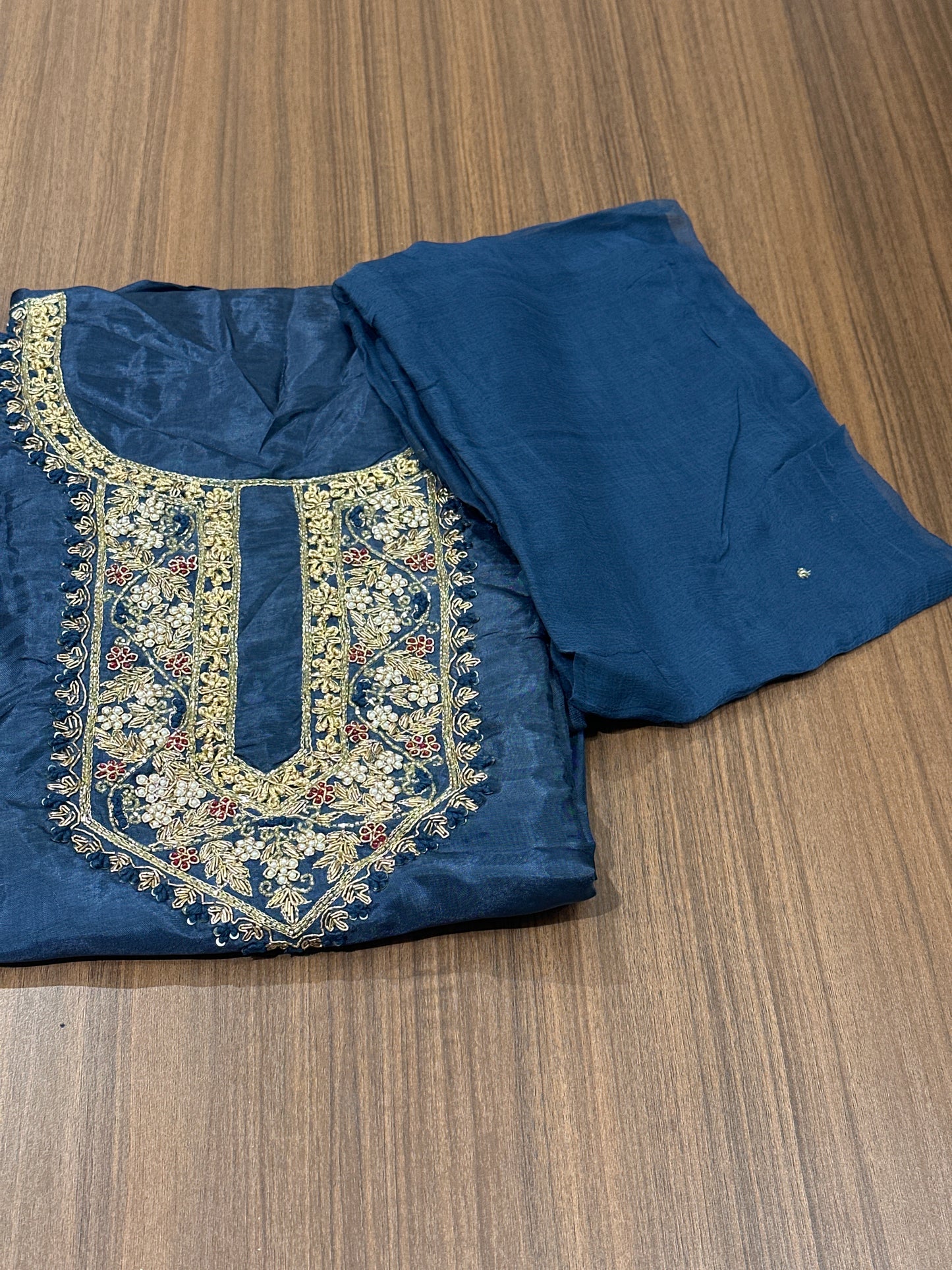 OFFER SALES UNSTITCHED SALWAR SUITS -  IHA 33903