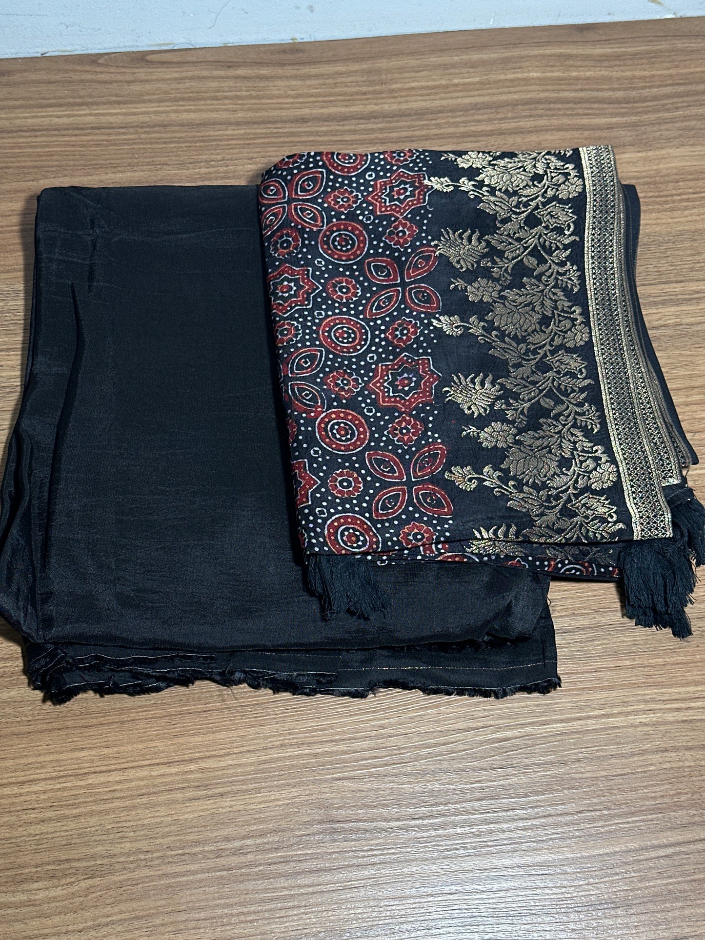 OFFER SALES UNSTITCHED SALWAR SUITS -  IHA 33646