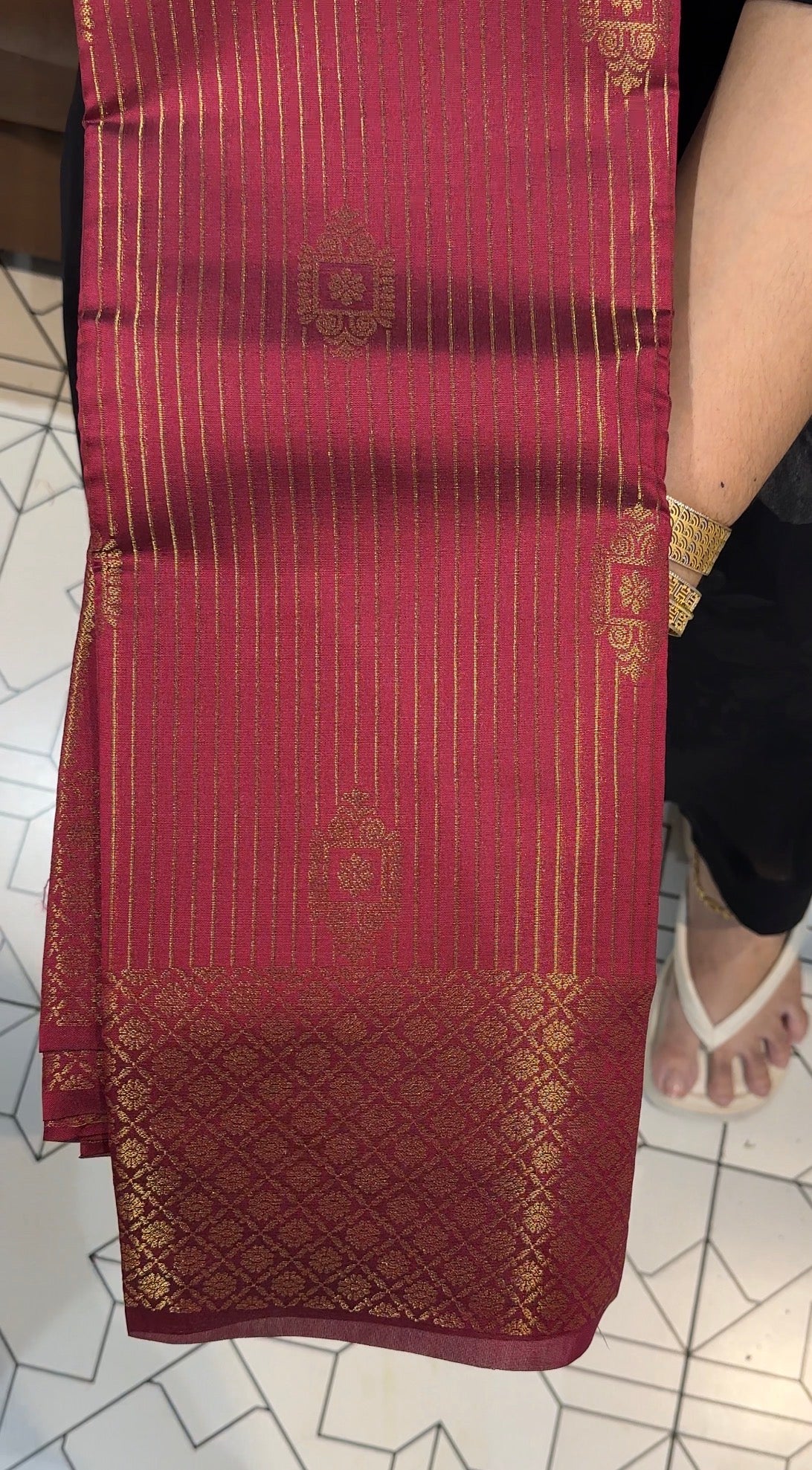 OFFER SALES SAREES - IHA 34974
