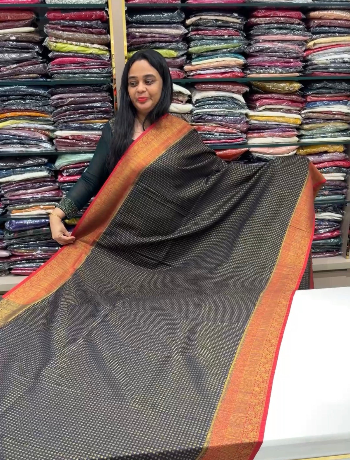 OFFER SALES SAREES - IHA 35386