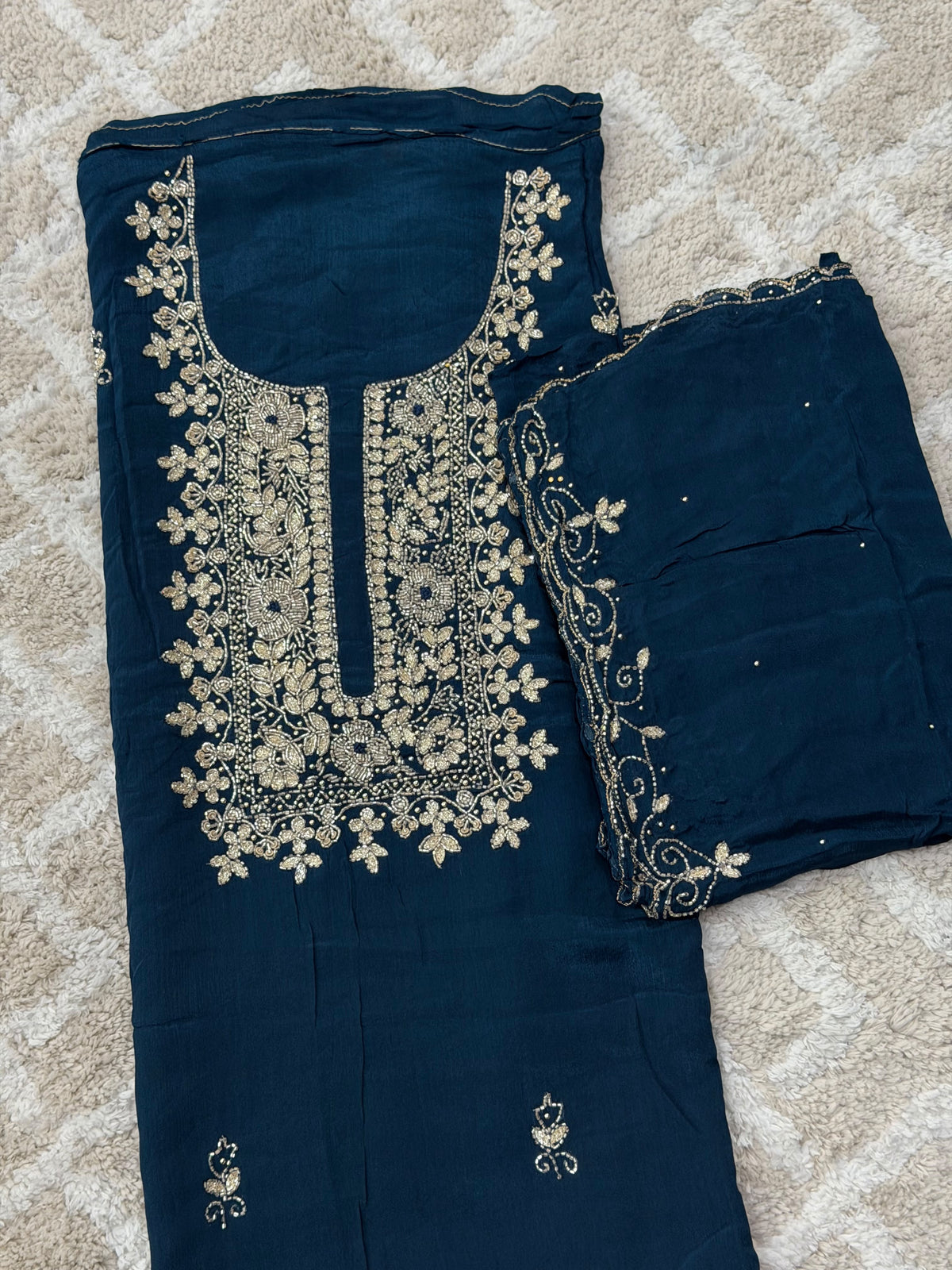 HANDWORKED UNSTITCHED ALWAR SUTS - IHA 36041