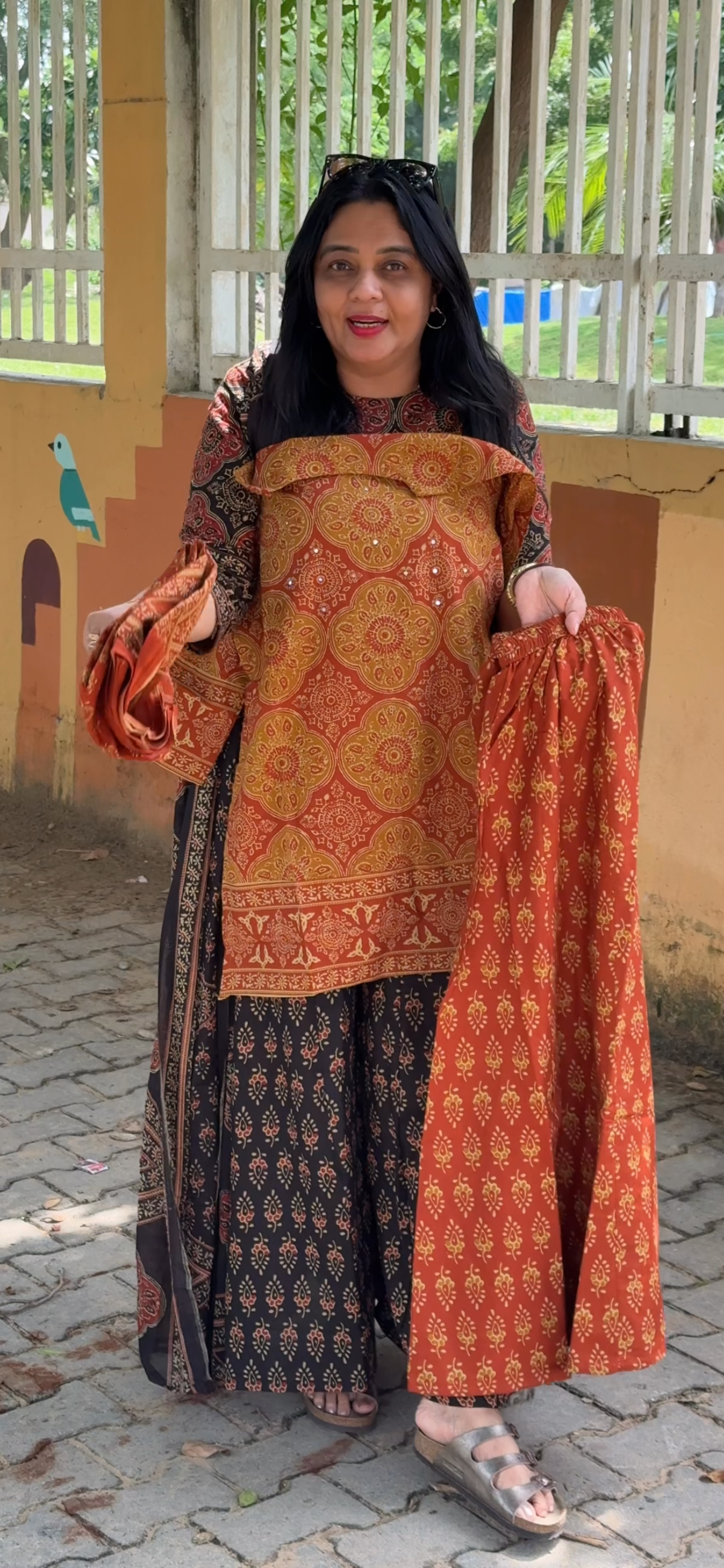 IHA'S IN-HOUSE SHORT TOP, BOTTOM AND DUPATTA - IHA 35690