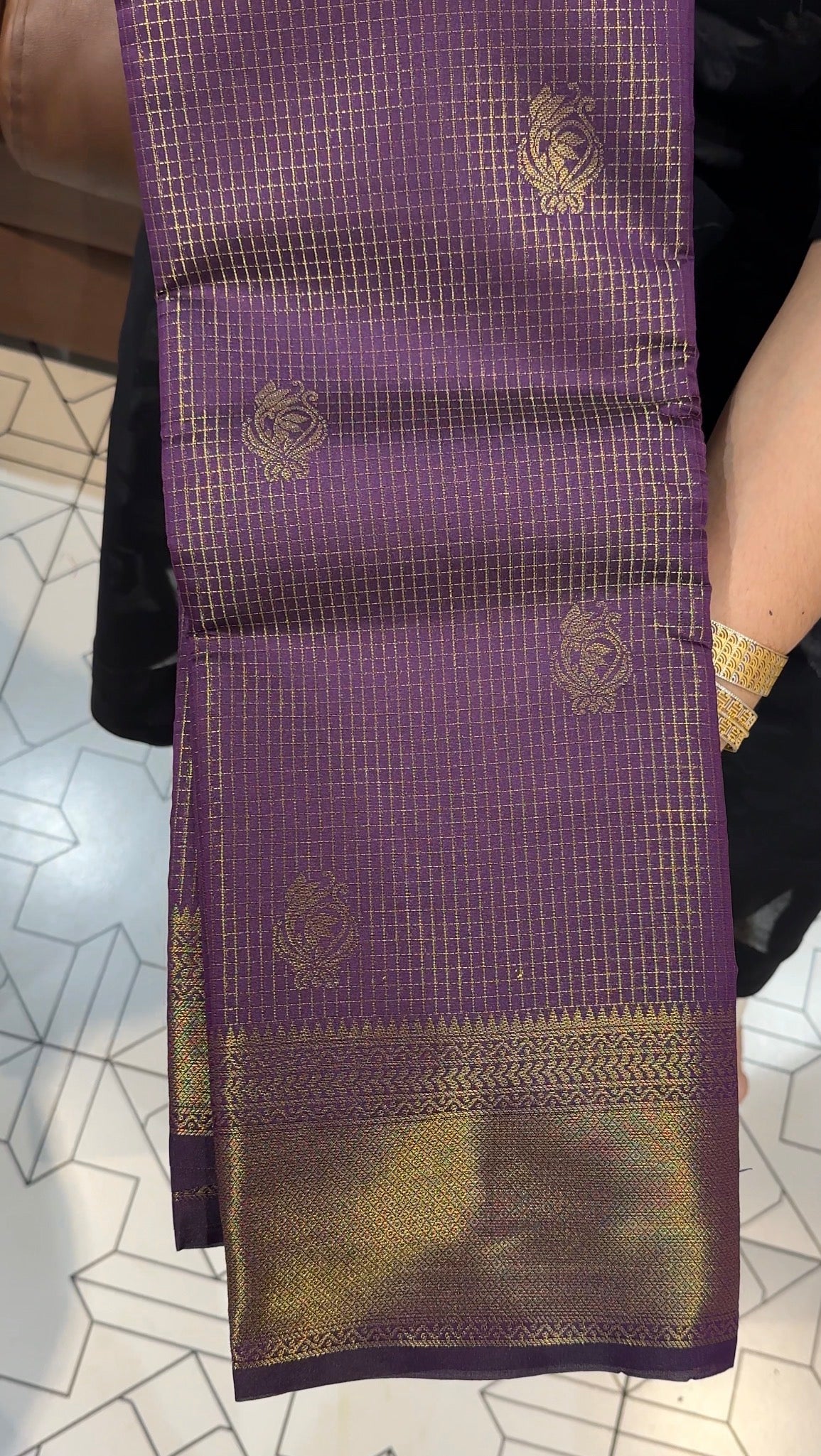 OFFER SALES SAREES - IHA 34974