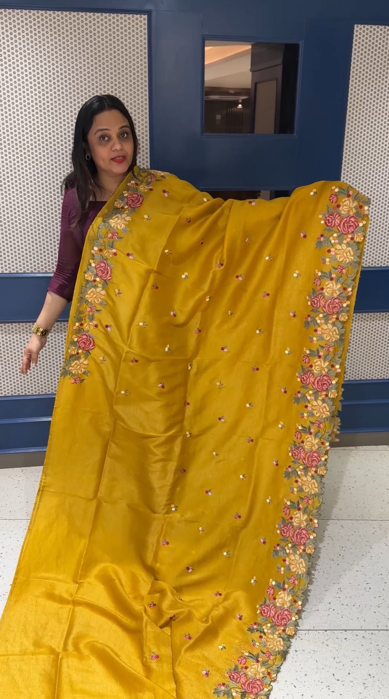 CRUSHED TISSUE SAREE - IHA 19136