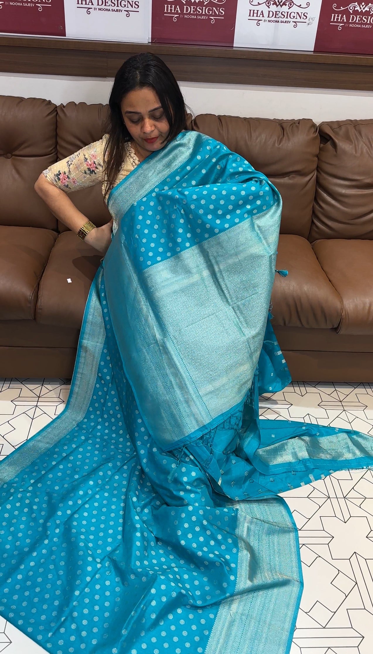 BROCADE BANARASI SAREES - IHA 19970