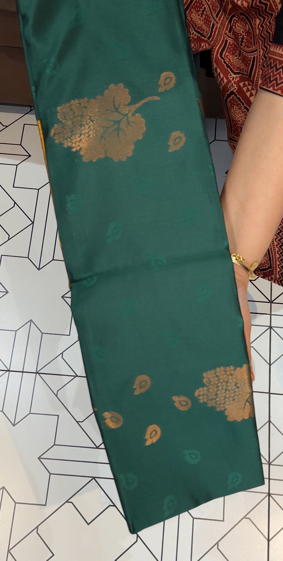 BUDGET BUY SEMI SILK SAREES - IHA 18552