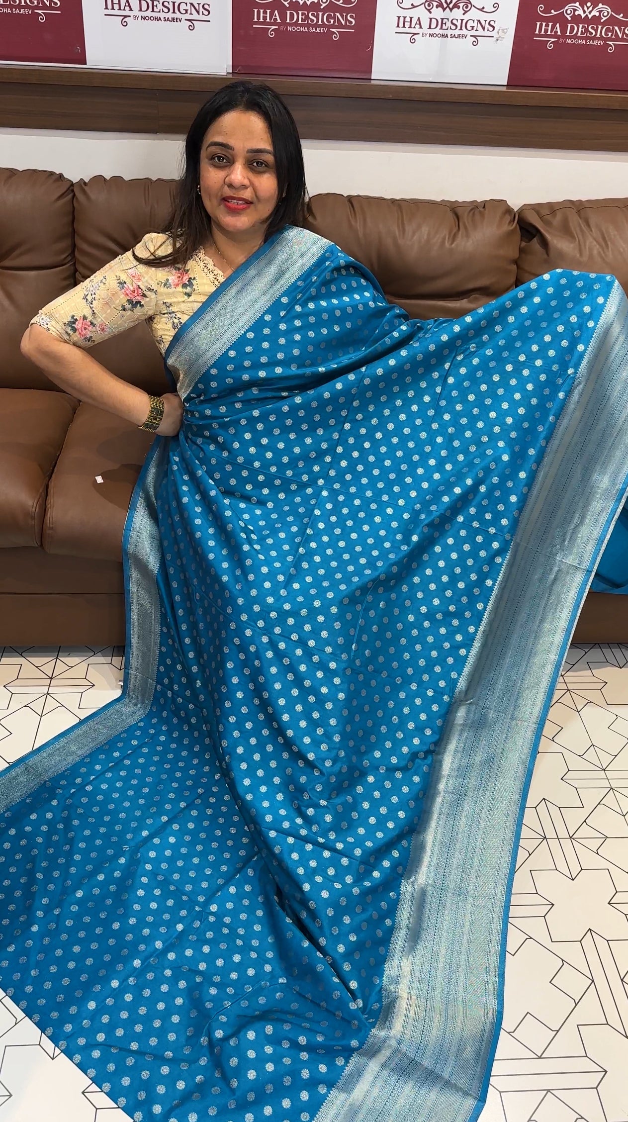 BROCADE BANARASI SAREES - IHA 19970