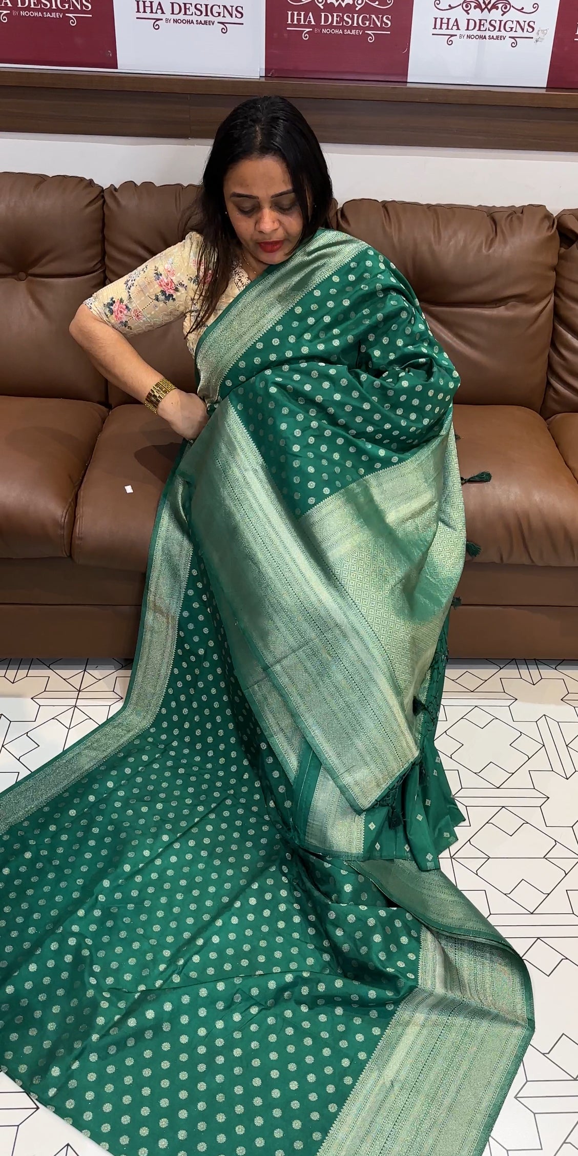 BROCADE BANARASI SAREES - IHA 19970