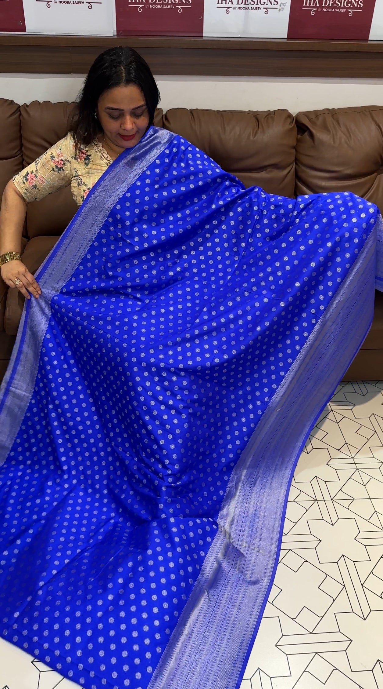 BROCADE BANARASI SAREES - IHA 19970