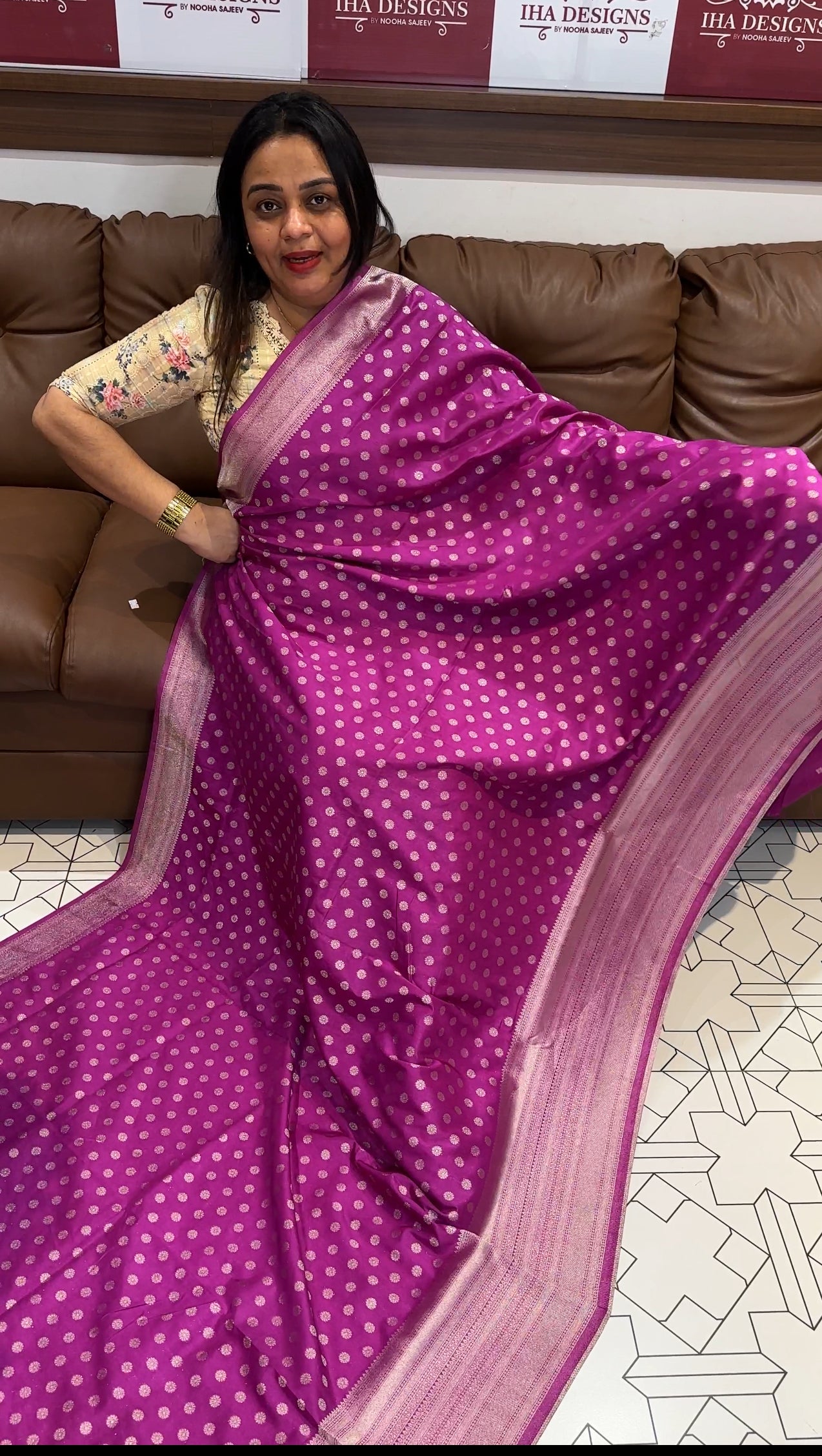 BROCADE BANARASI SAREES - IHA 19970